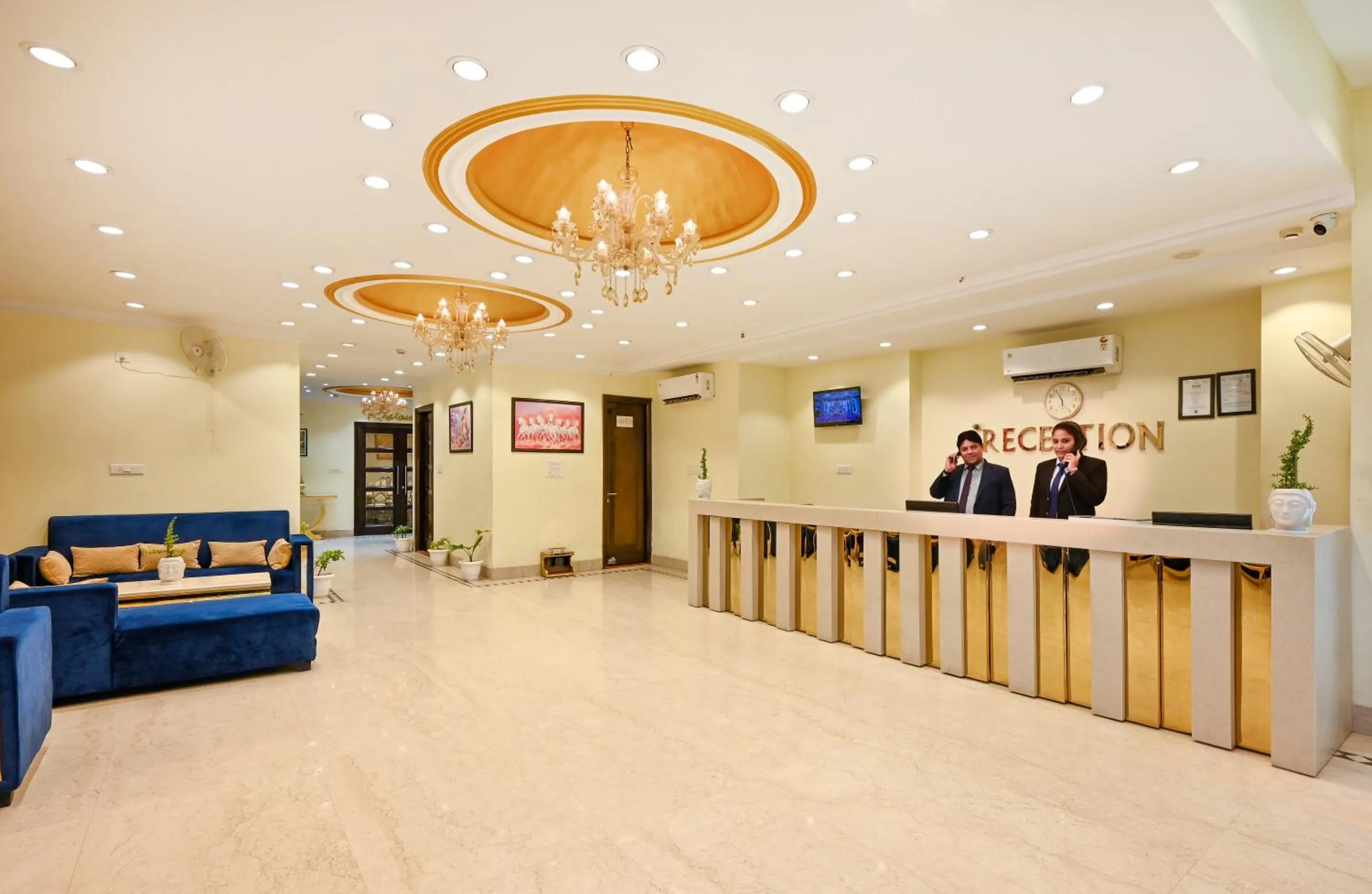 Lobby or reception in Hotel SKS Grand Palace-Vrindāvan