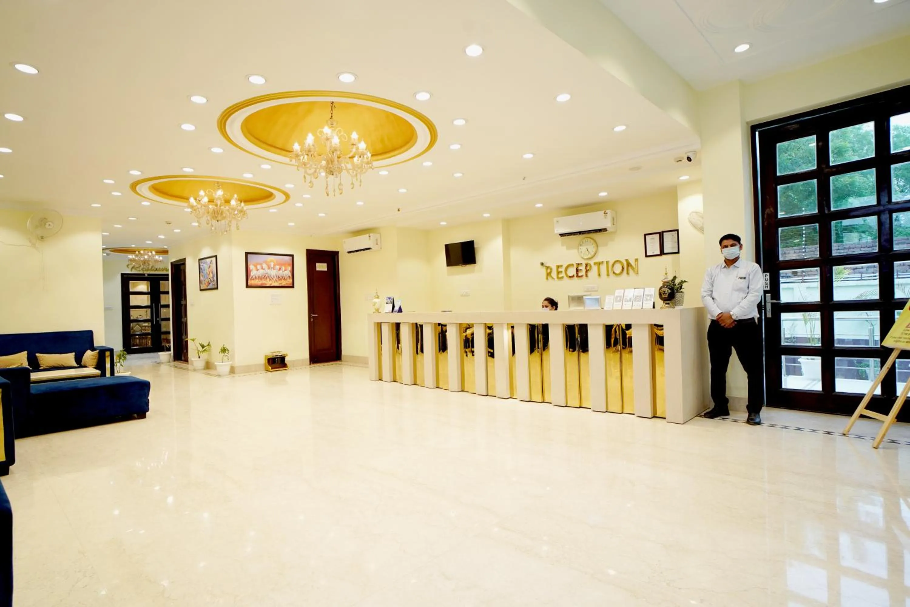 Lobby or reception in Hotel SKS Grand Palace-Vrindāvan