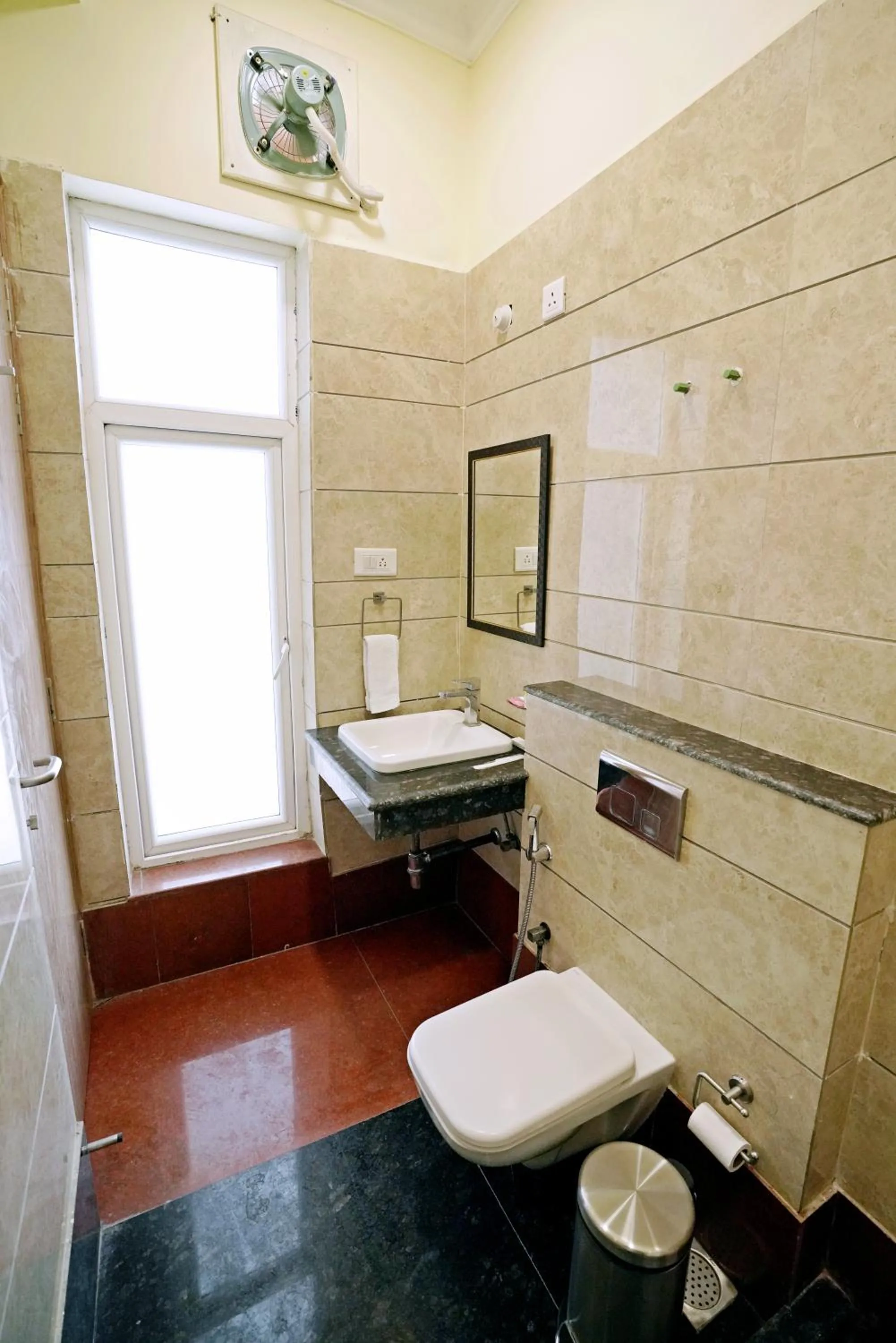 Bathroom in Hotel SKS Grand Palace-Vrindāvan