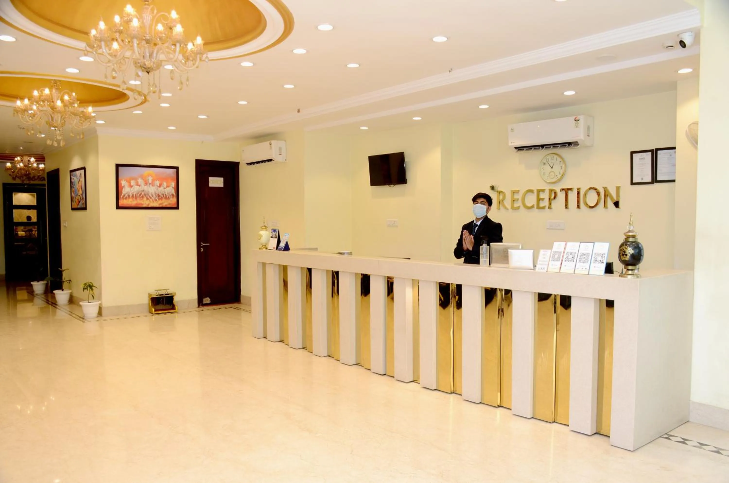 Lobby or reception in Hotel SKS Grand Palace-Vrindāvan