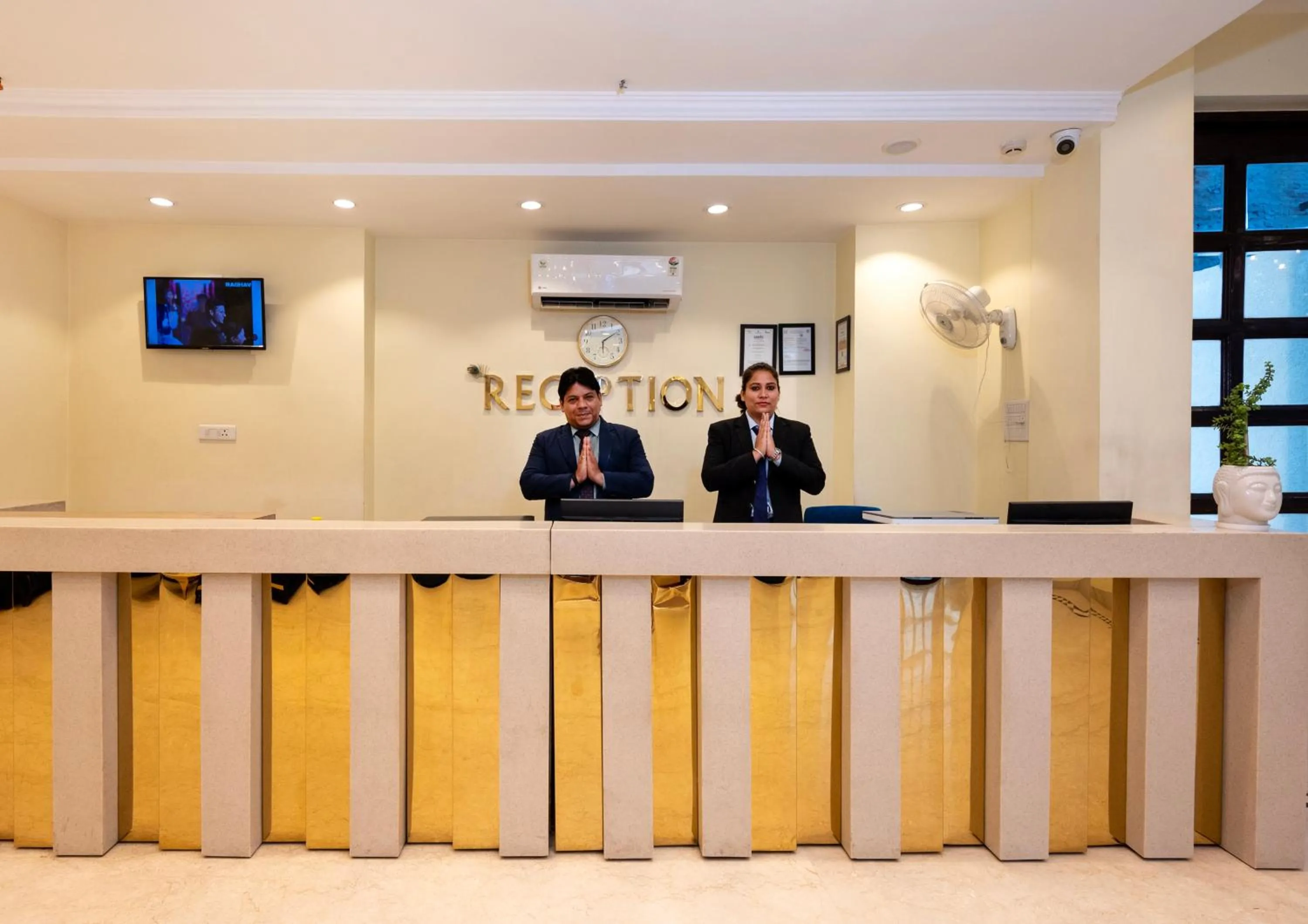 Lobby or reception in Hotel SKS Grand Palace-Vrindāvan