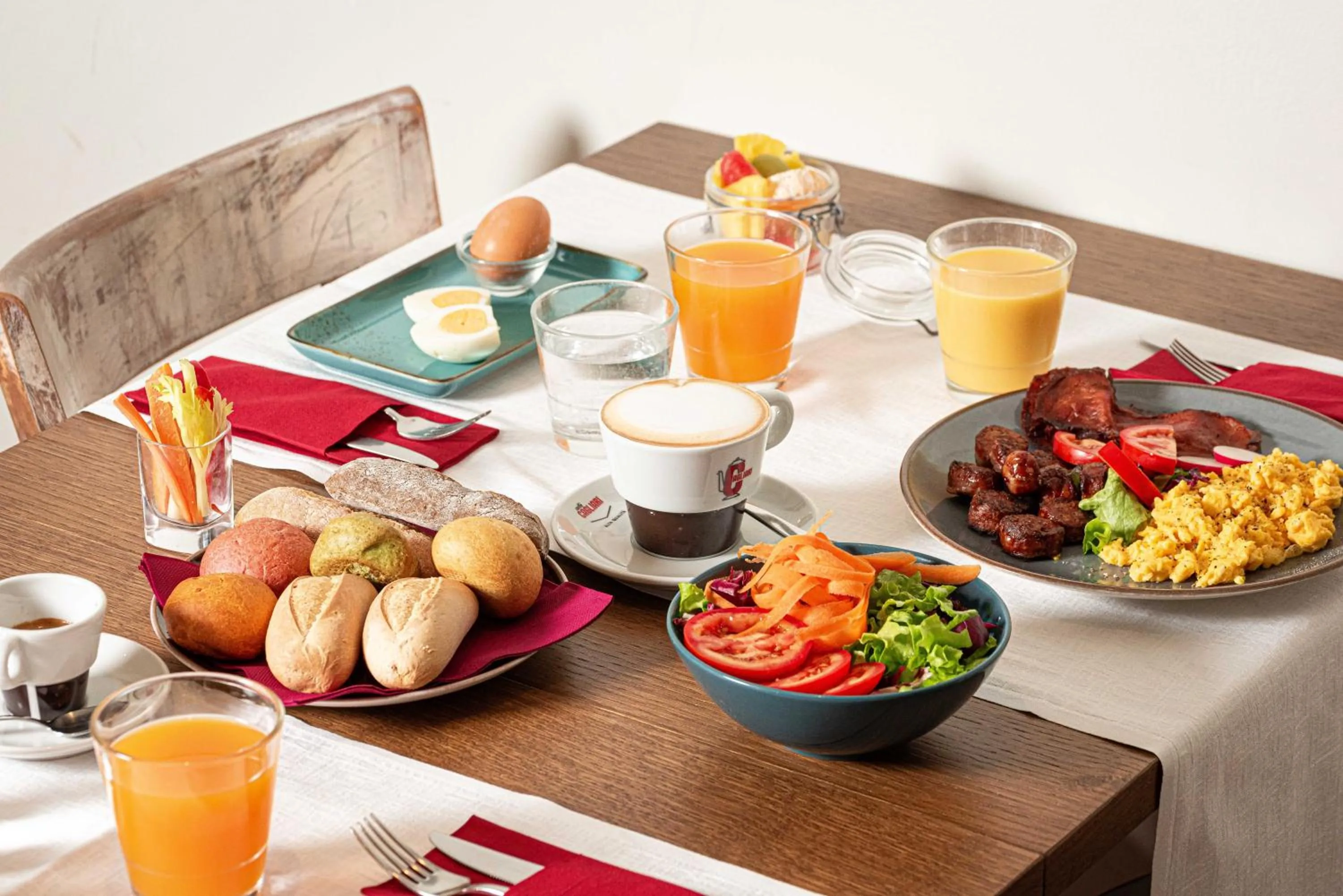 Breakfast in Phi Hotel Bologna Apartments