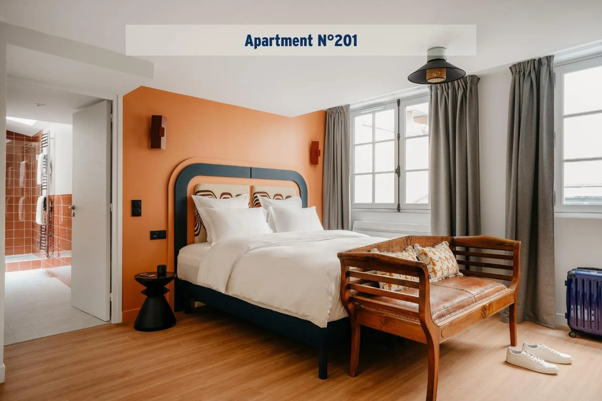 Bed in Edgar Suites Louvre - Jour