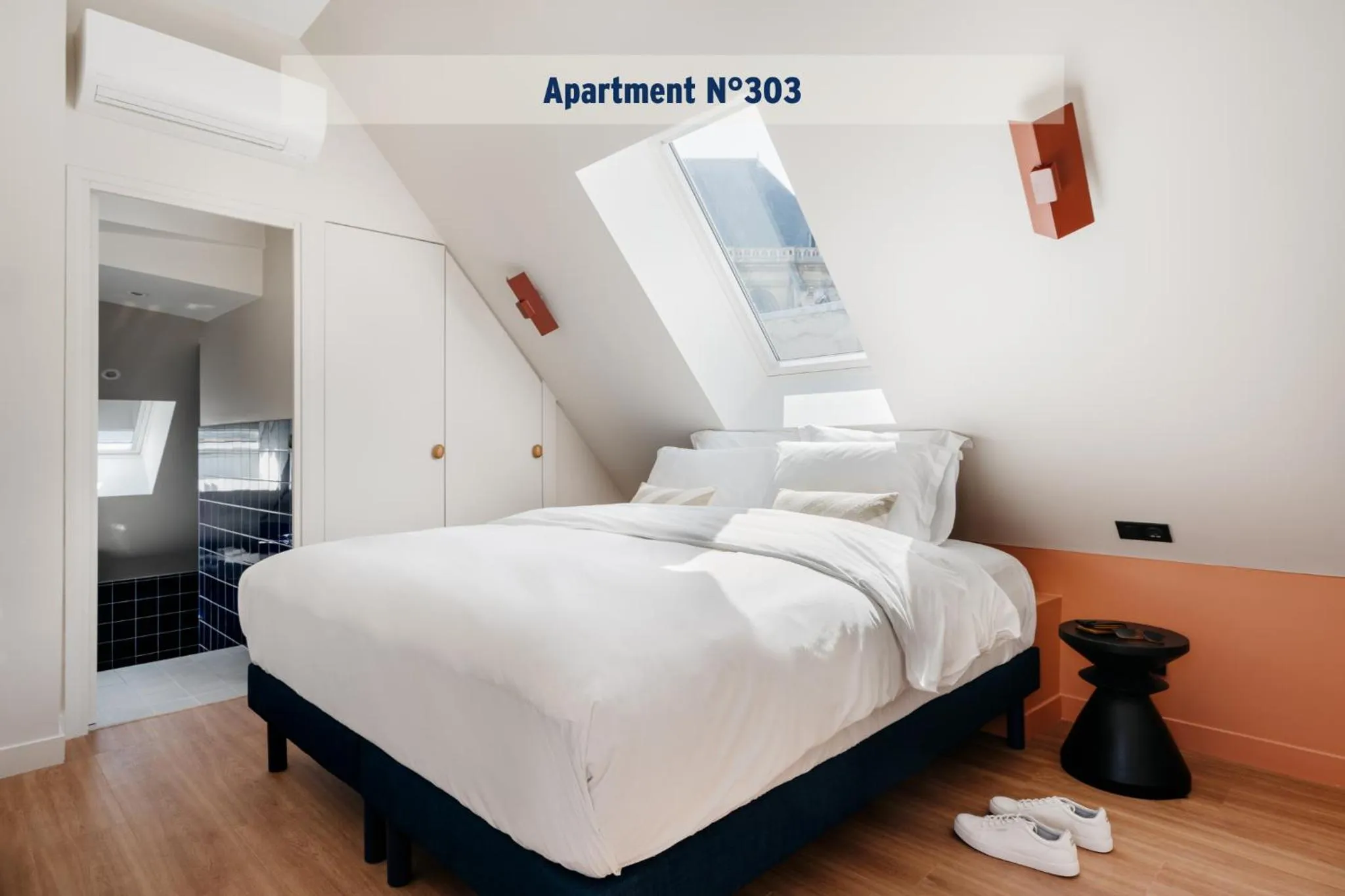 Bed in Edgar Suites Louvre - Jour