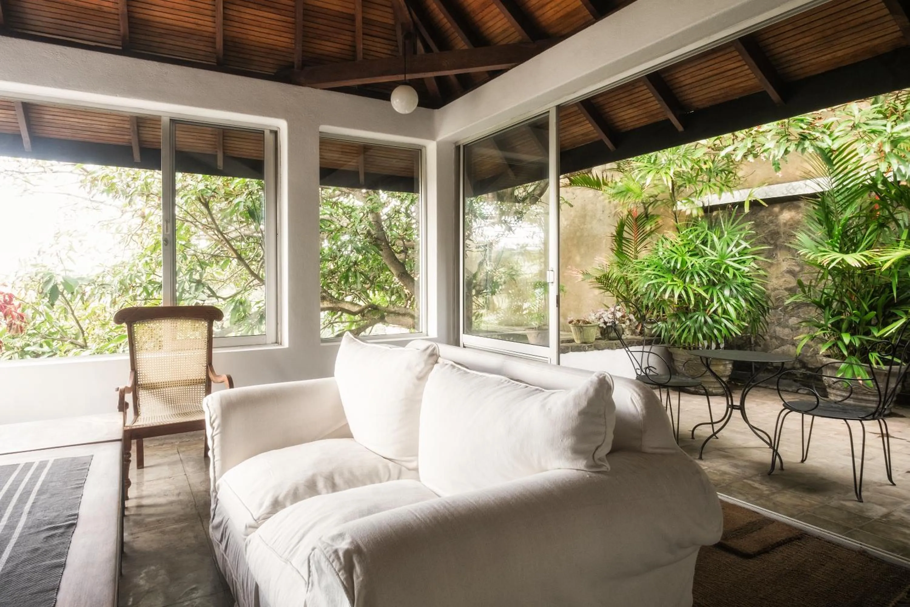 Living room in Mount Lodge Boutique Hotel