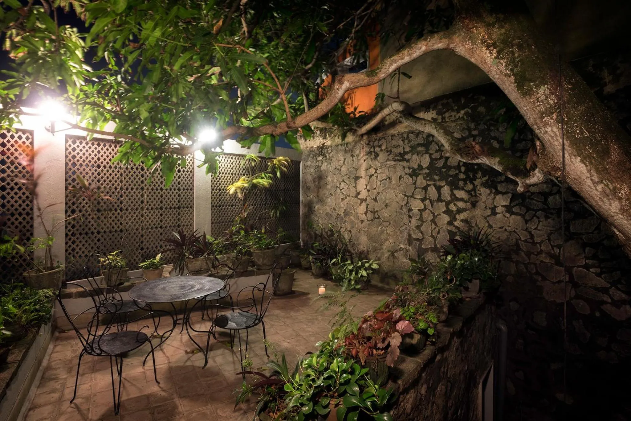 Inner courtyard view in Mount Lodge Boutique Hotel