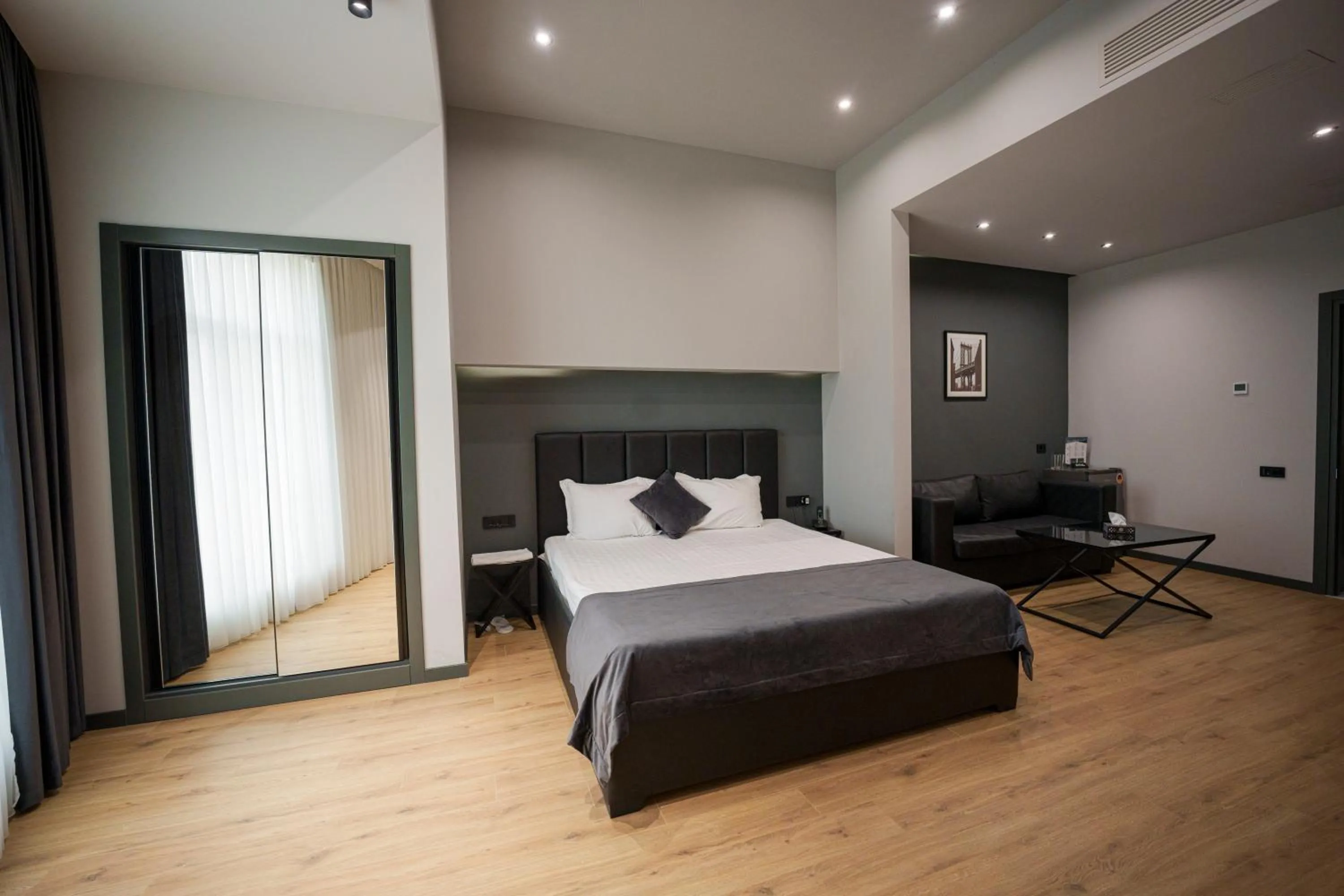 Photo of the whole room, Bed in Hotel Elion