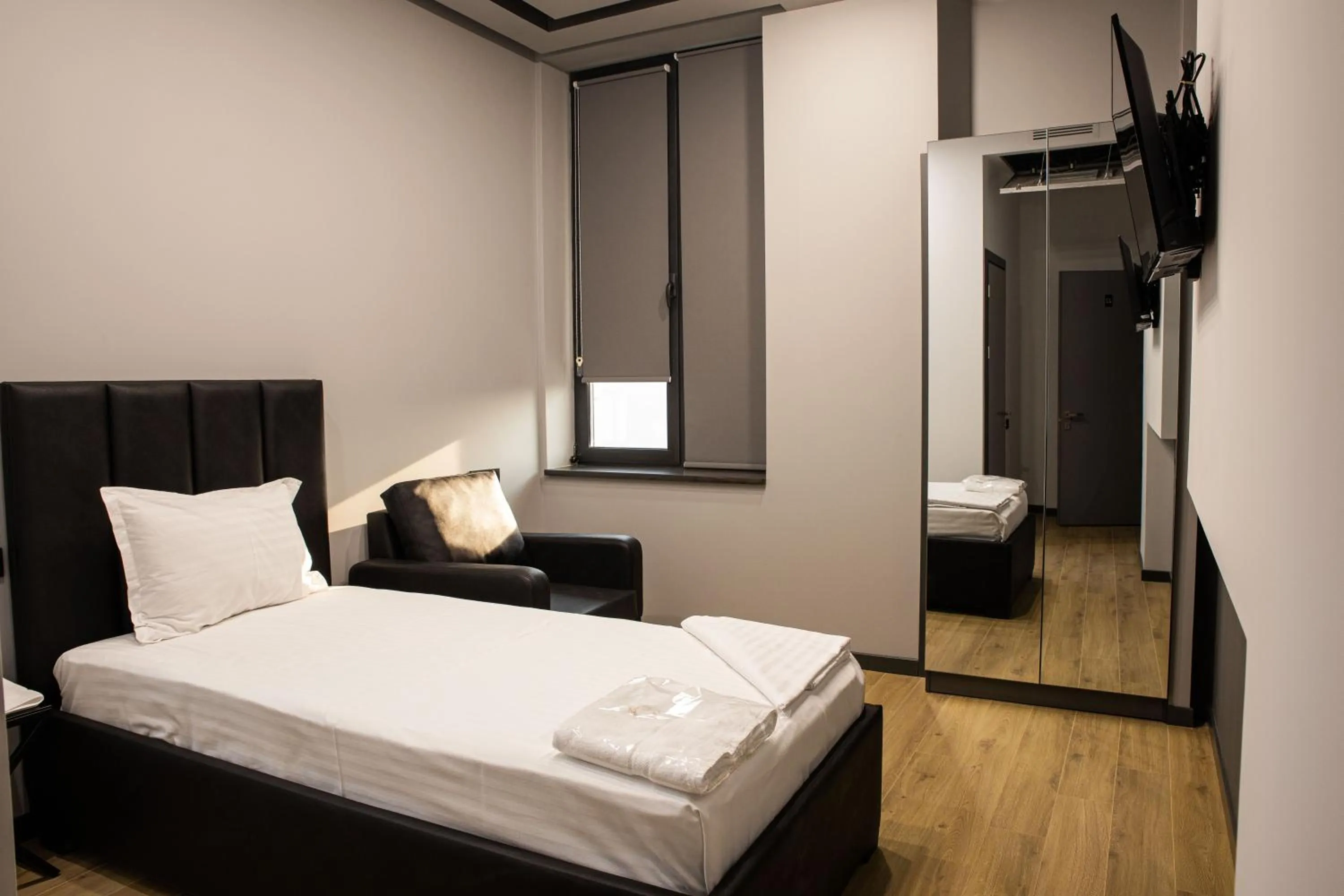 Bedroom, Bed in Hotel Elion