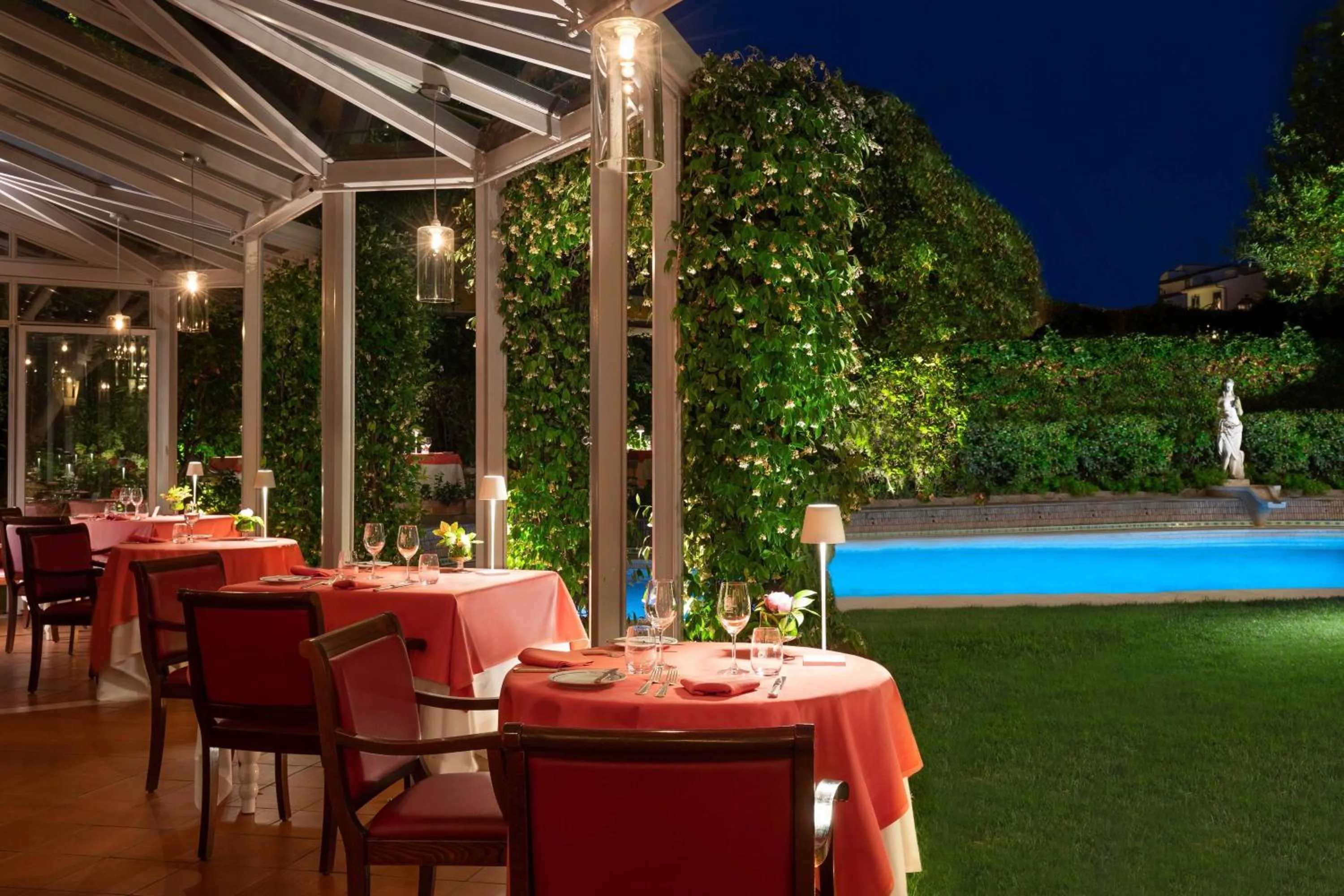 Lounge or bar in Sina Villa Medici, Autograph Collection