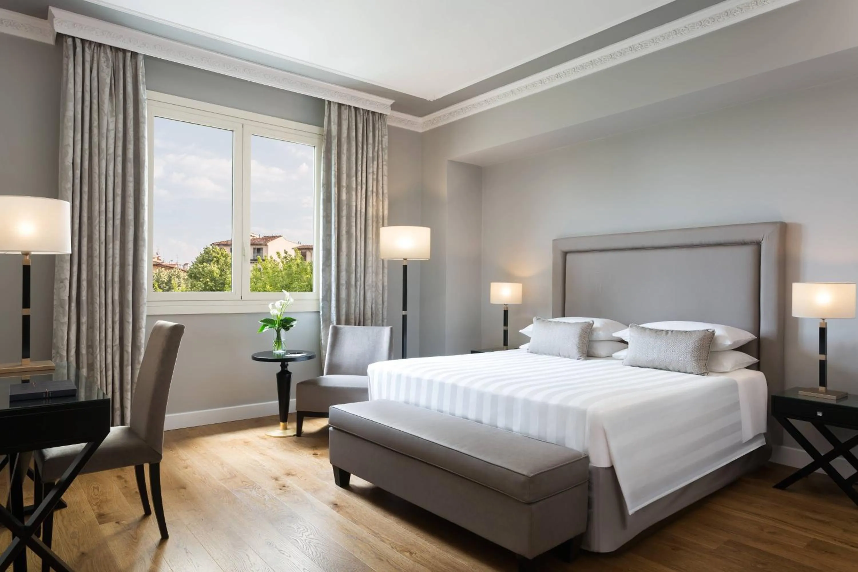 Photo of the whole room, Bed in Sina Villa Medici, Autograph Collection