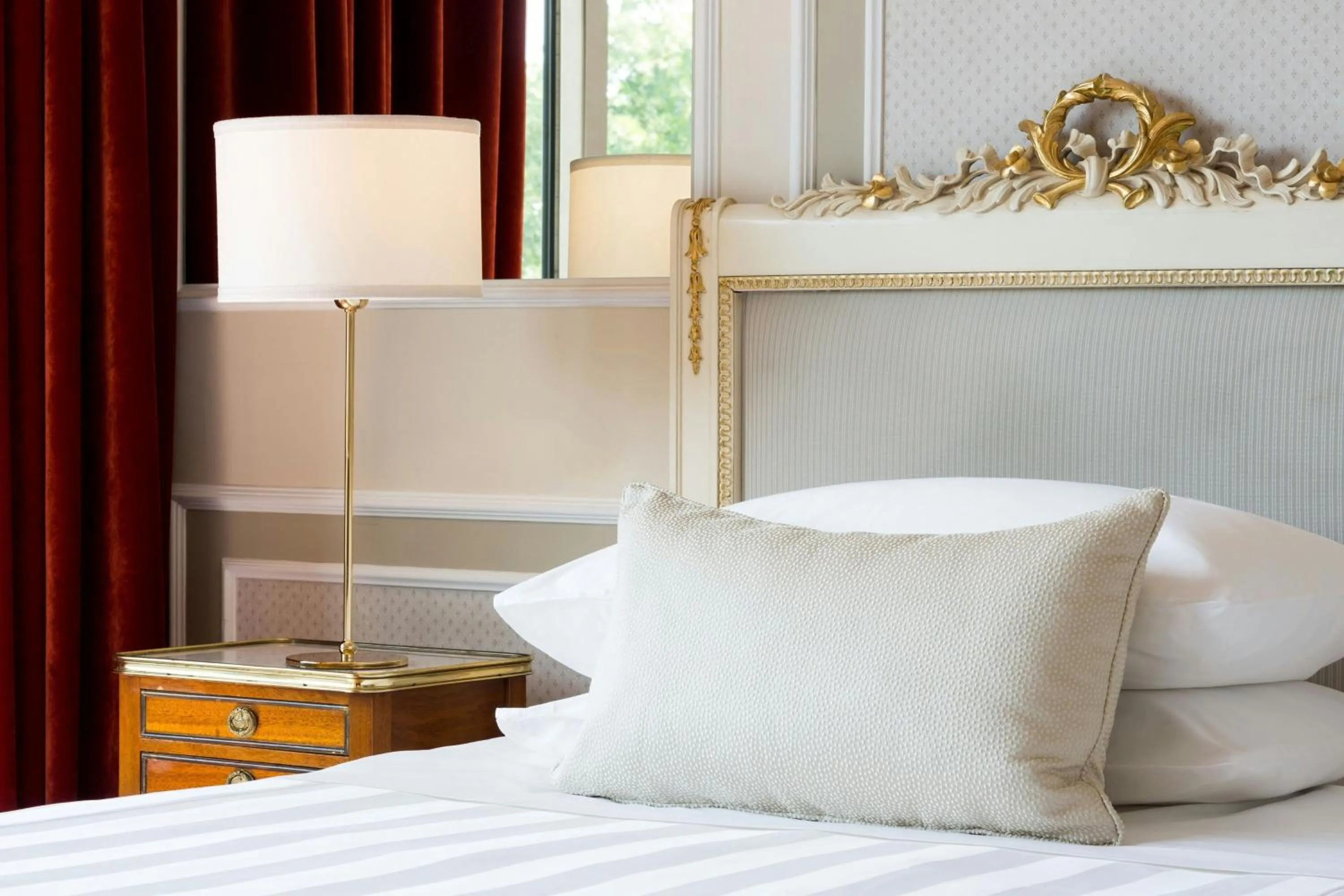 Bedroom, Bed in Sina Villa Medici, Autograph Collection