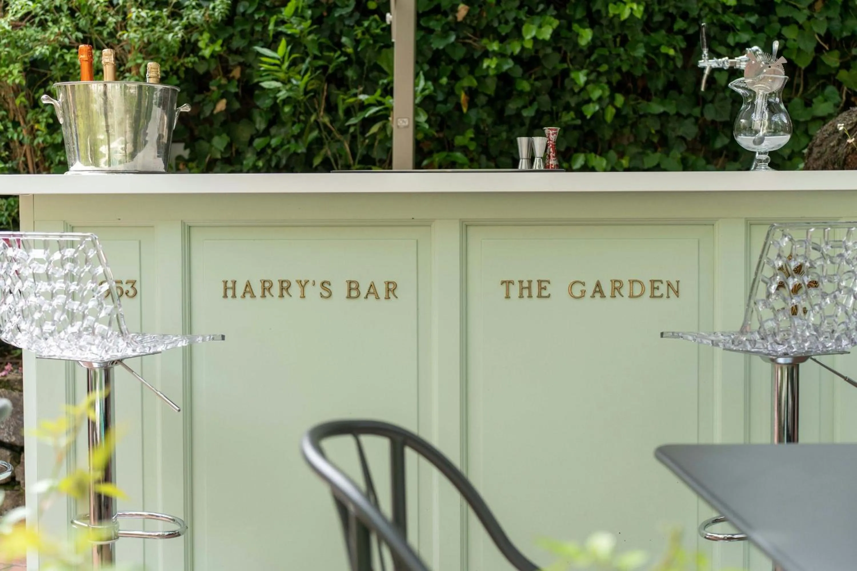Swimming pool in Sina Villa Medici, Autograph Collection