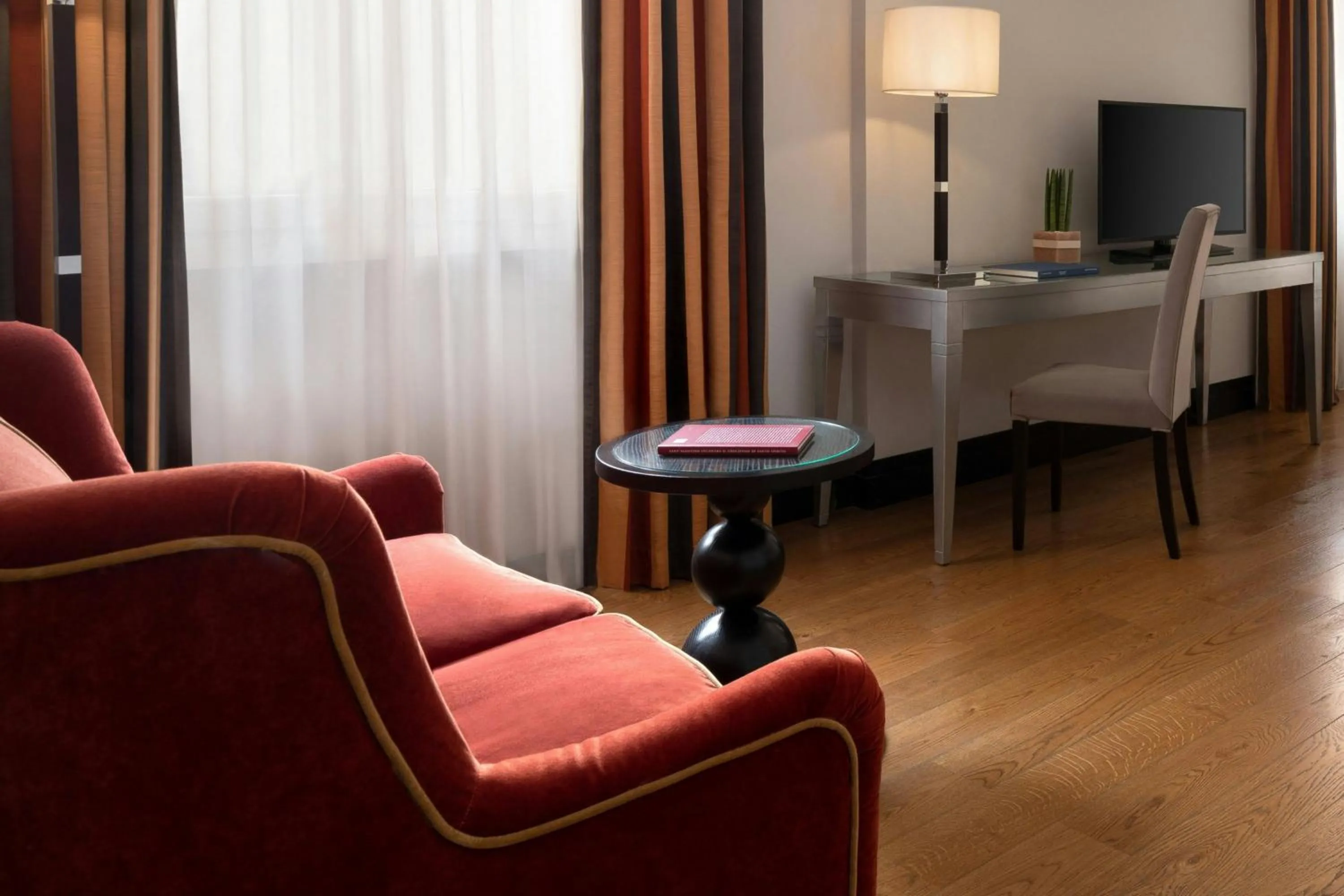 Bedroom in Sina Villa Medici, Autograph Collection