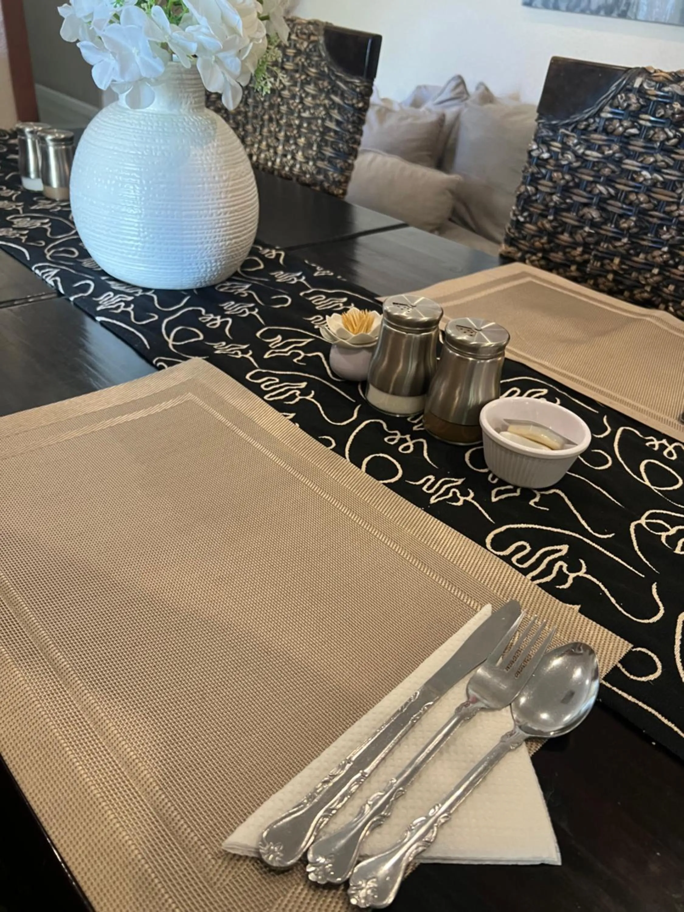 Food and drinks in Black Diamond B&B Guesthouse