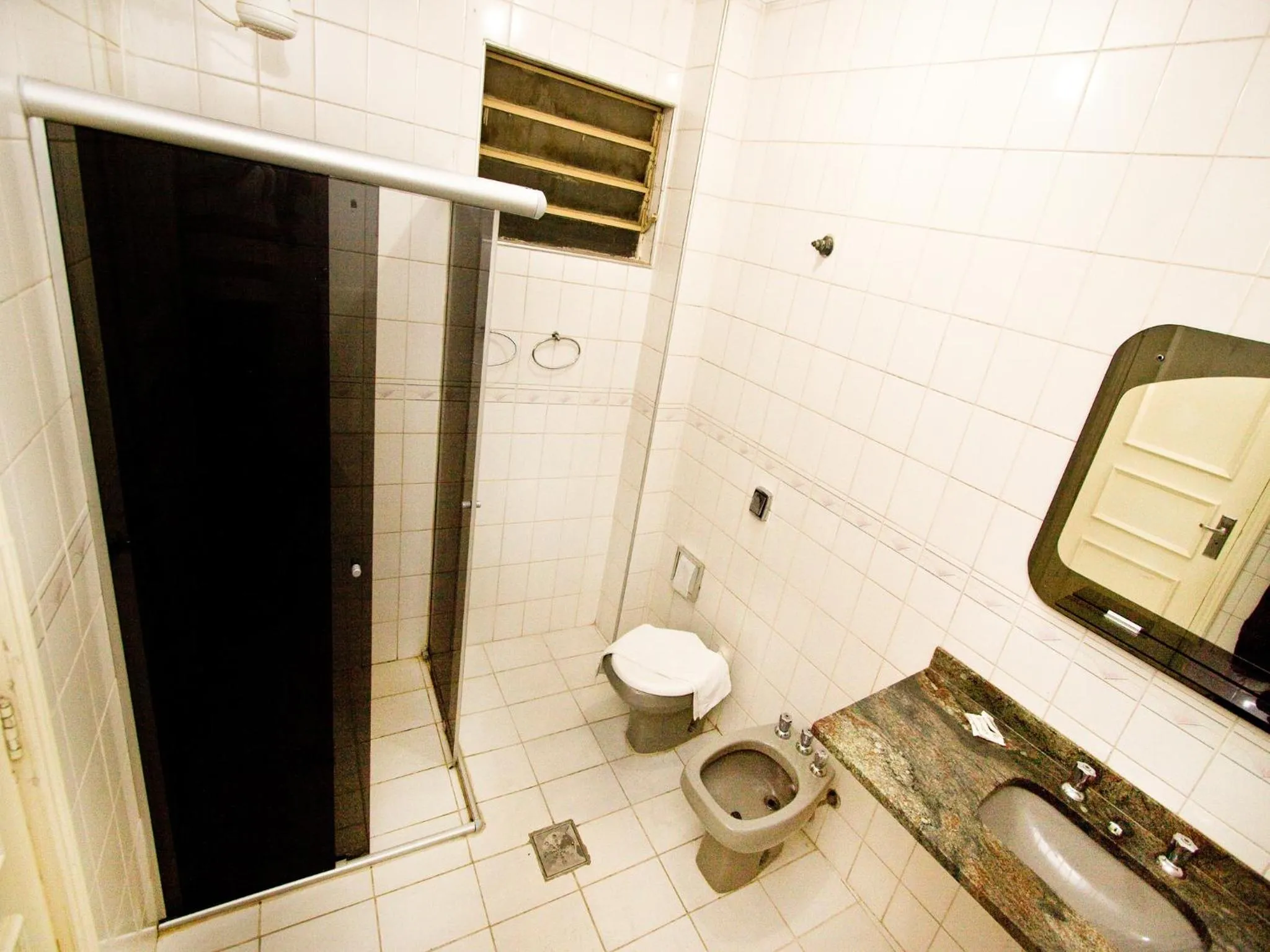 Bathroom in Turrance White Hotel