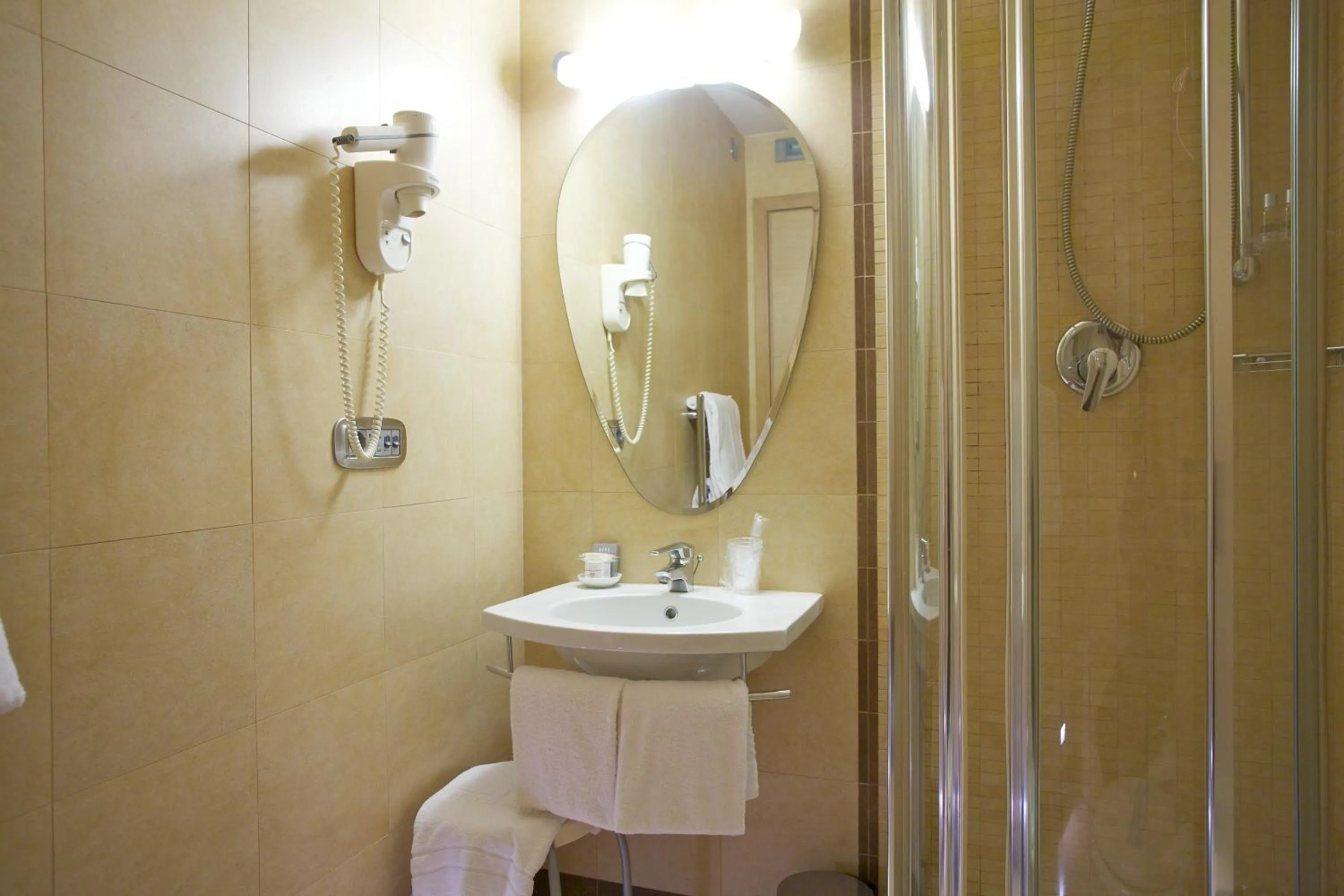 Bathroom in Hotel Dei Vicari