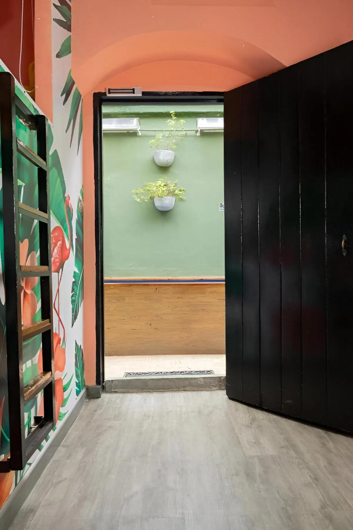 Property building in Seven Nights Hostel Cartagena