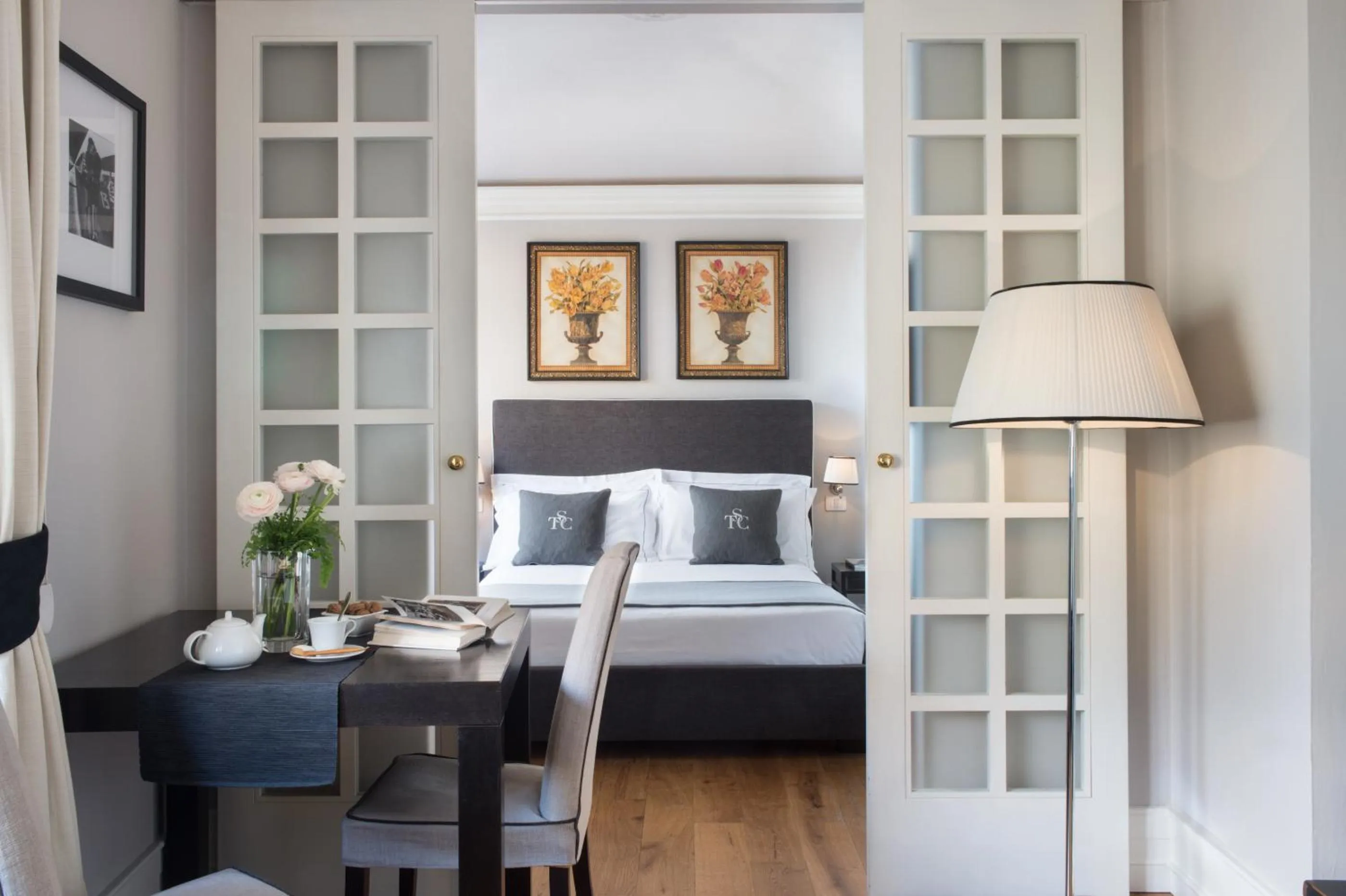 Bedroom, Bed in Tornabuoni Suites Collection Residenza D'Epoca