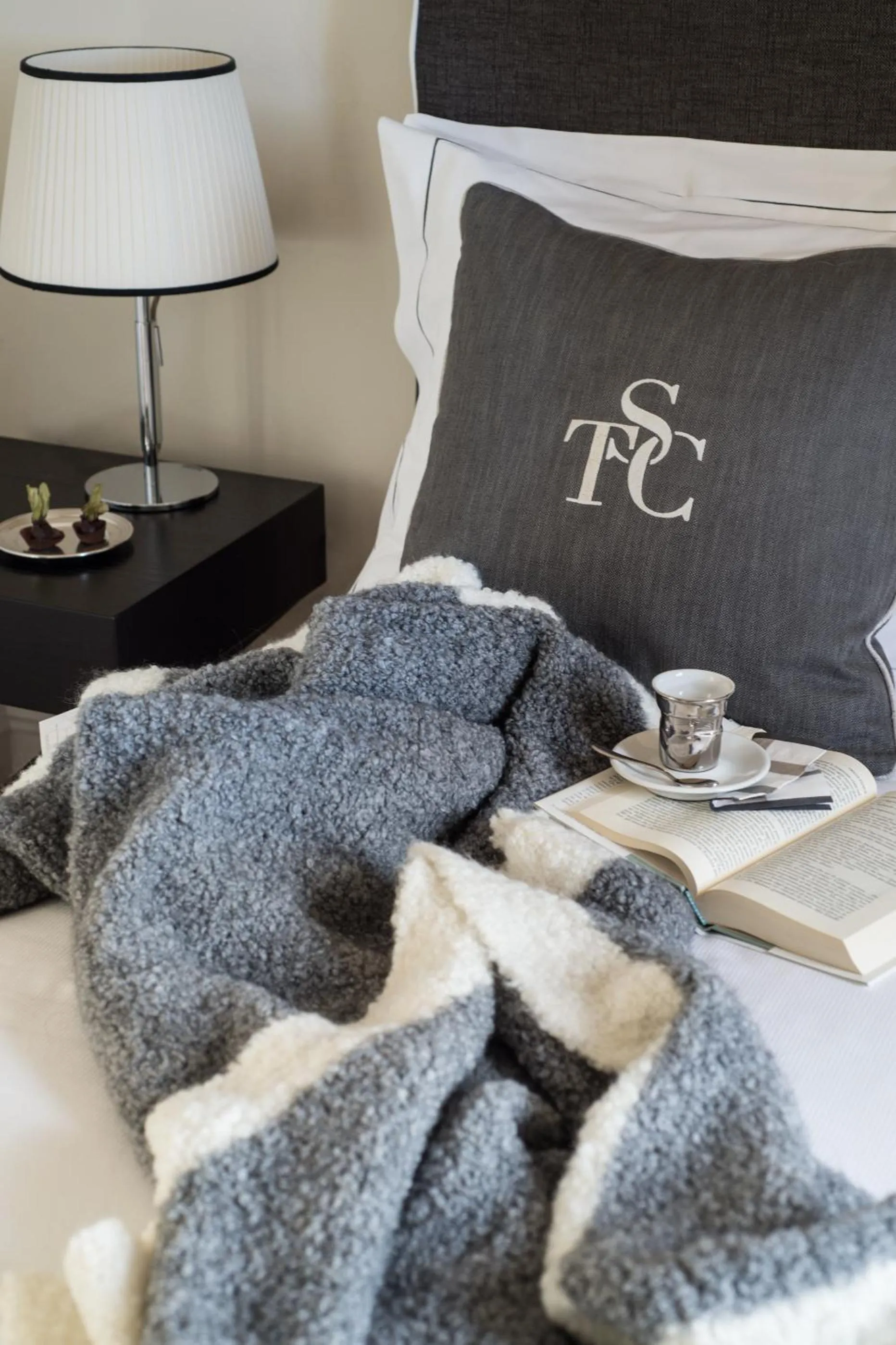 Decorative detail, Bed in Tornabuoni Suites Collection Residenza D'Epoca