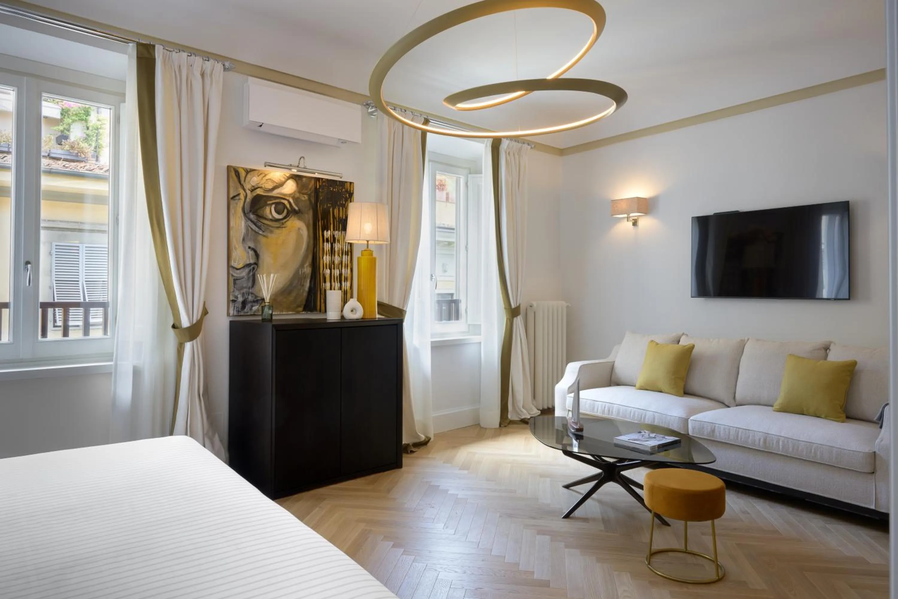 Seating area, Bed in Tornabuoni Suites Collection Residenza D'Epoca