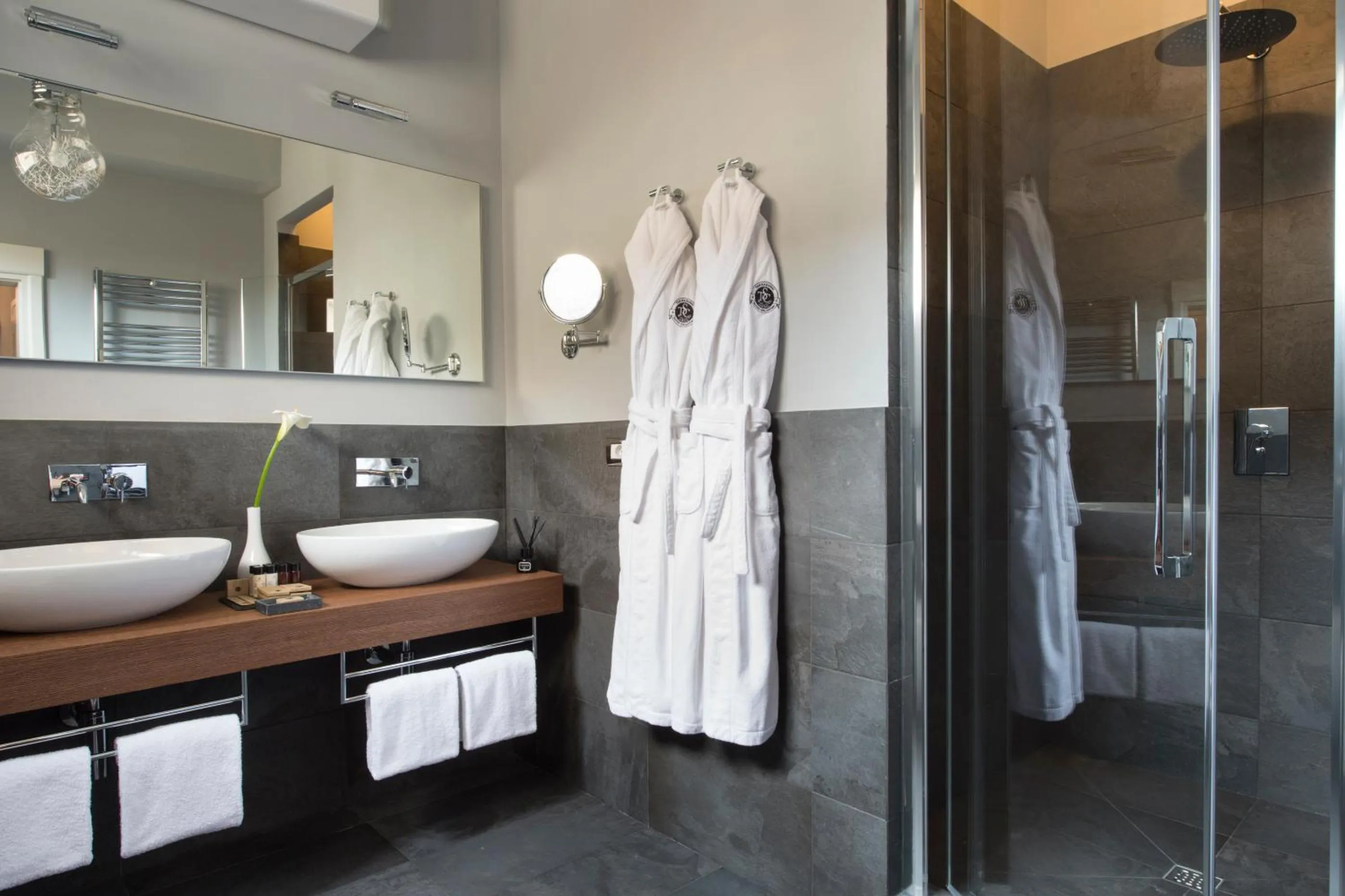 Bathroom in Tornabuoni Suites Collection Residenza D'Epoca