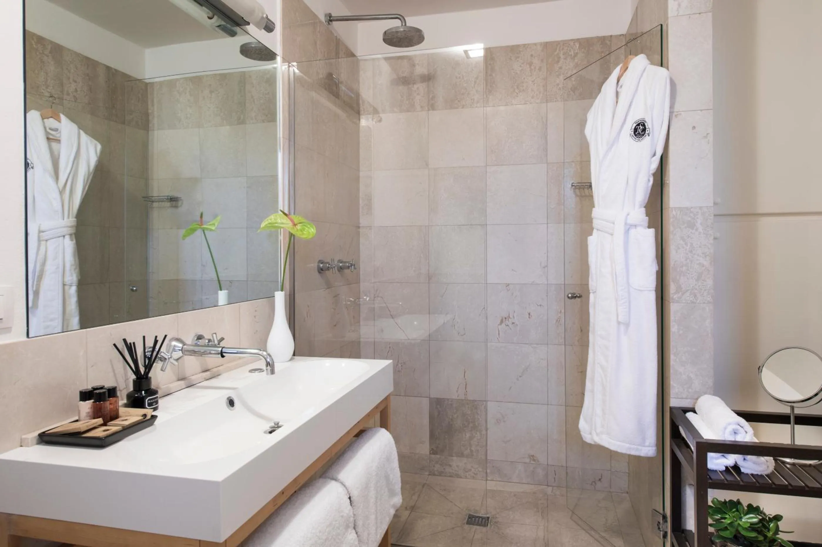 Shower in Tornabuoni Suites Collection Residenza D'Epoca