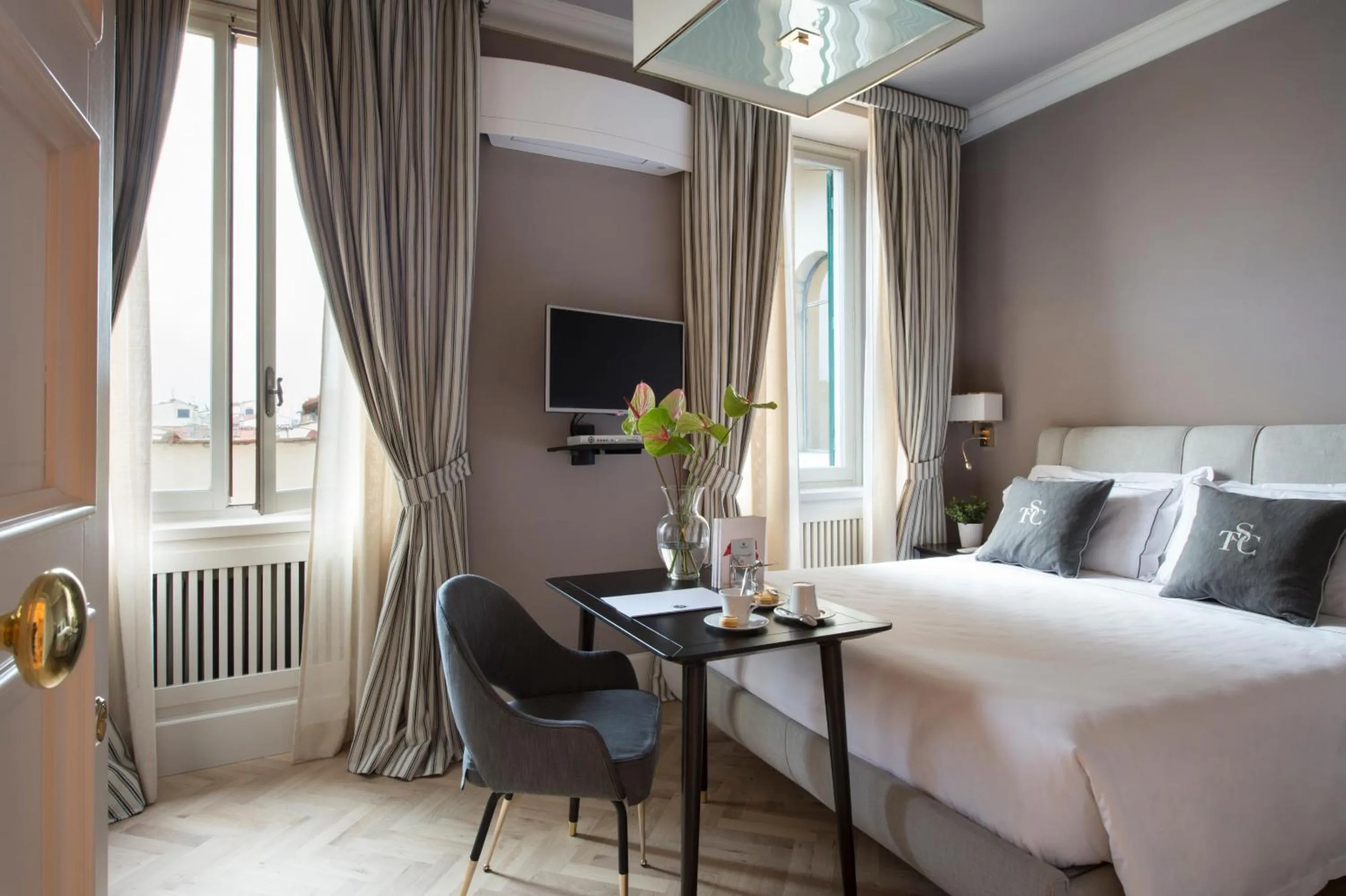 Day, Bed in Tornabuoni Suites Collection Residenza D'Epoca