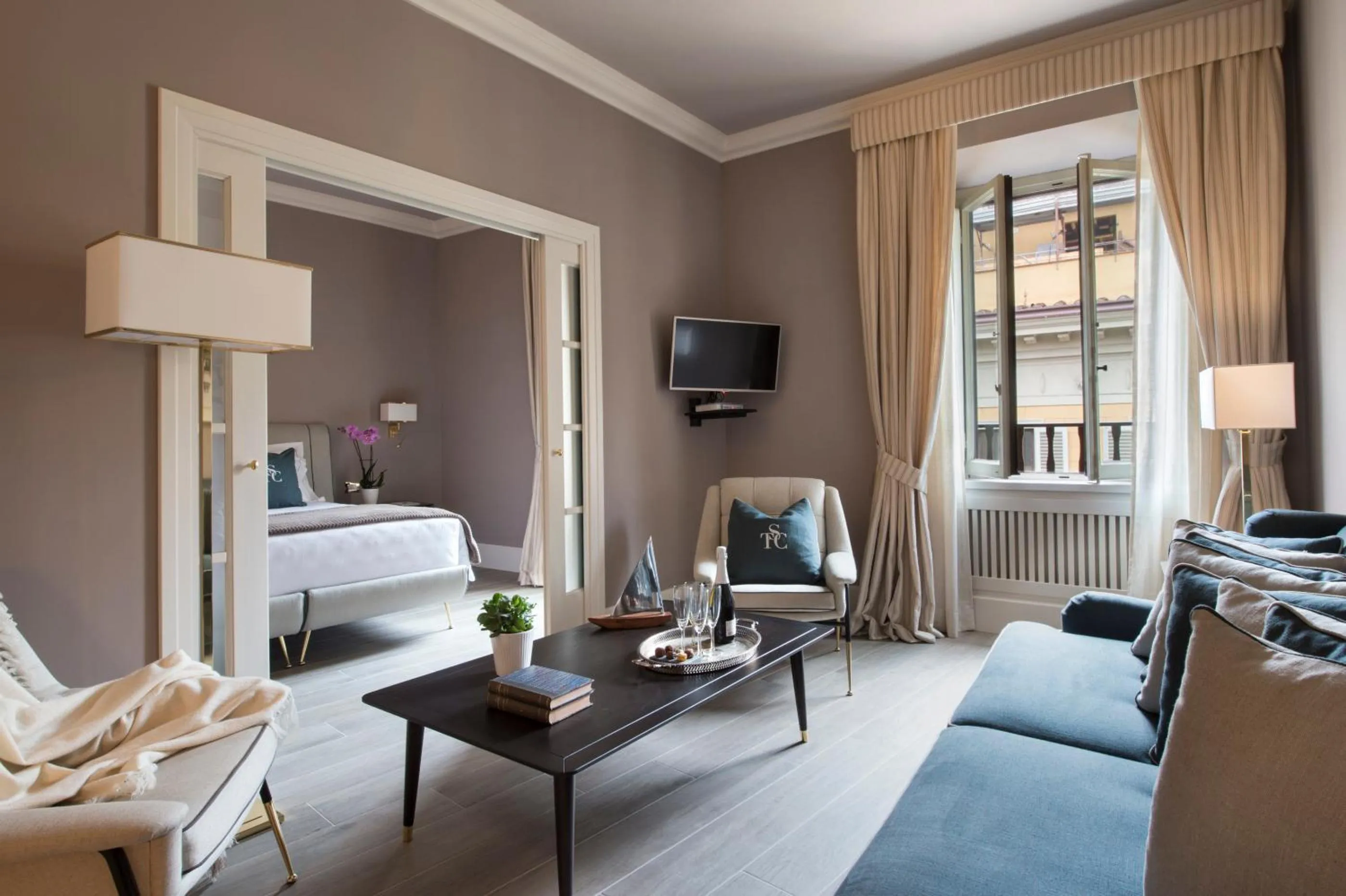 Day, Bed in Tornabuoni Suites Collection Residenza D'Epoca