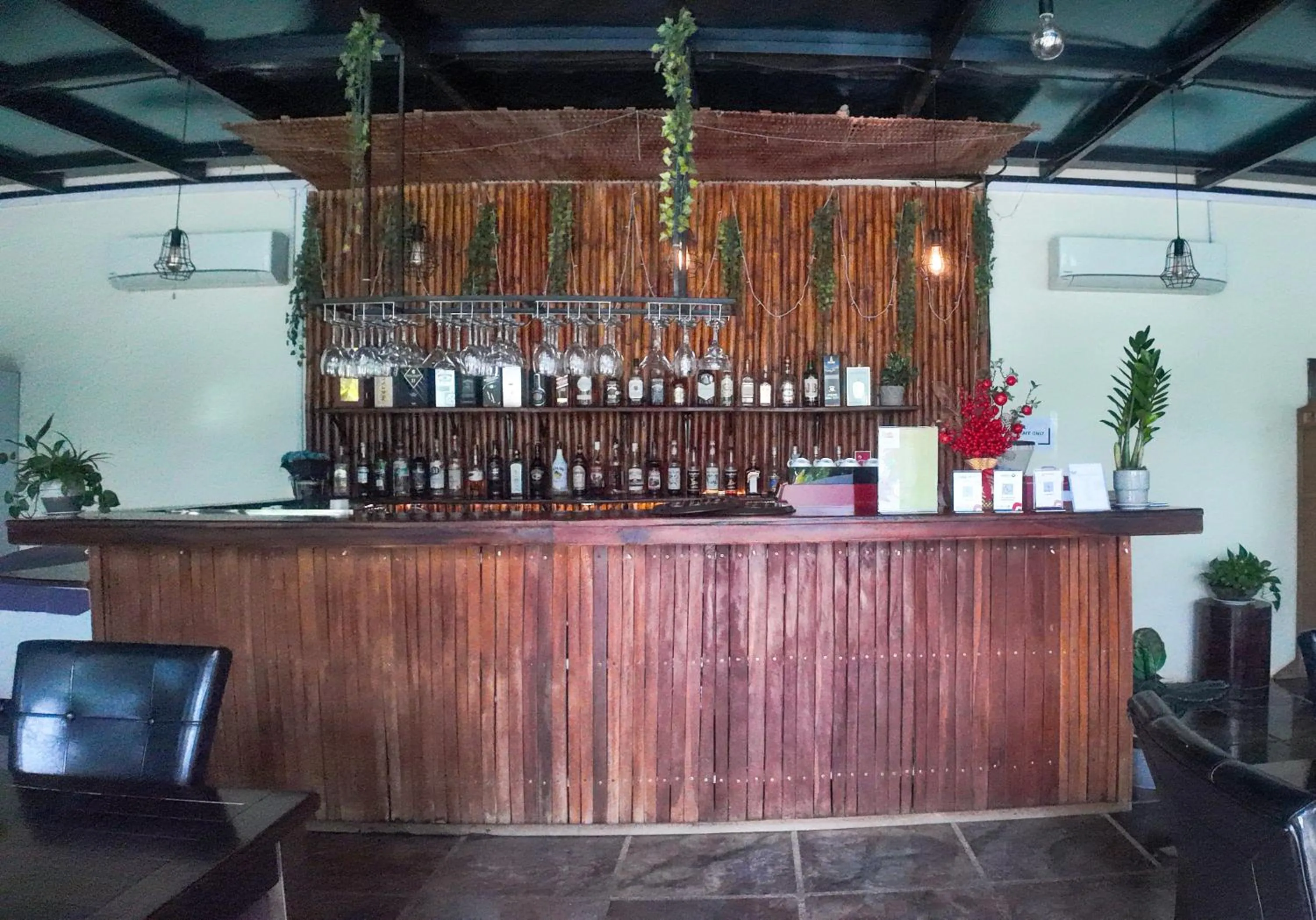 Lounge or bar in Lodge Moni Essara Kampot