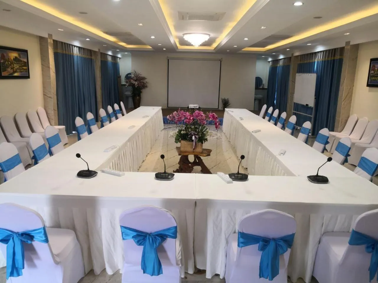 Meeting/conference room in Lodge Moni Essara Kampot