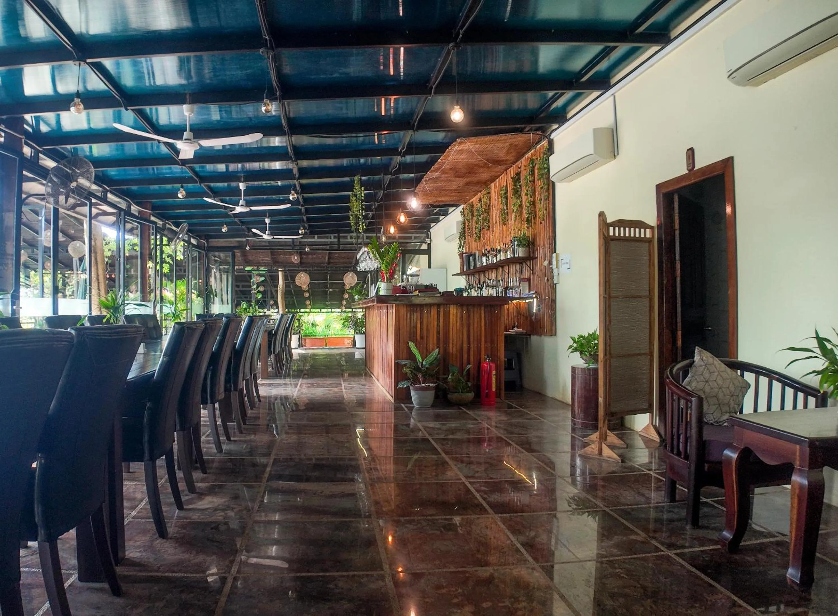 Restaurant/places to eat in Lodge Moni Essara Kampot