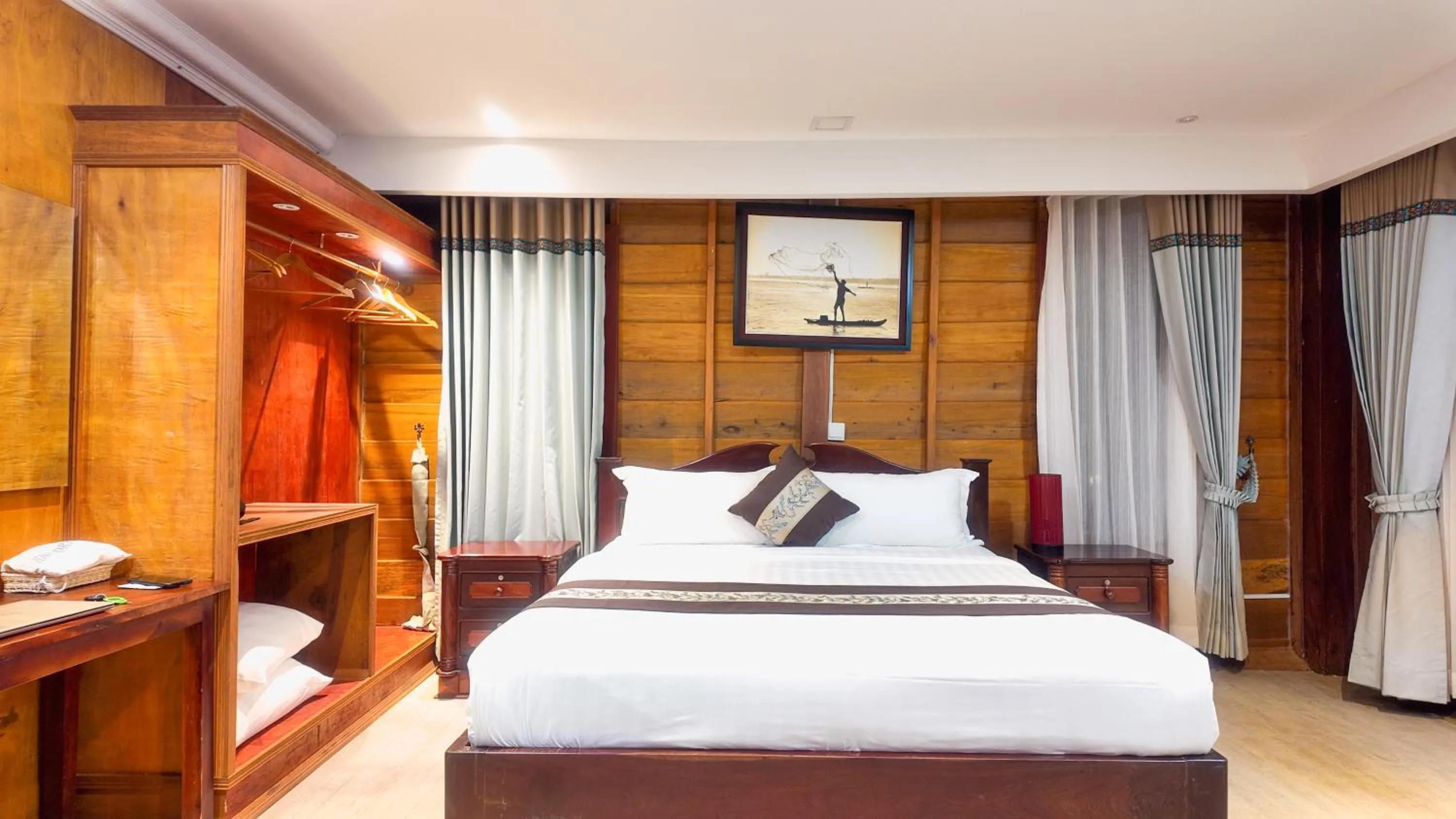 Bed in Lodge Moni Essara Kampot