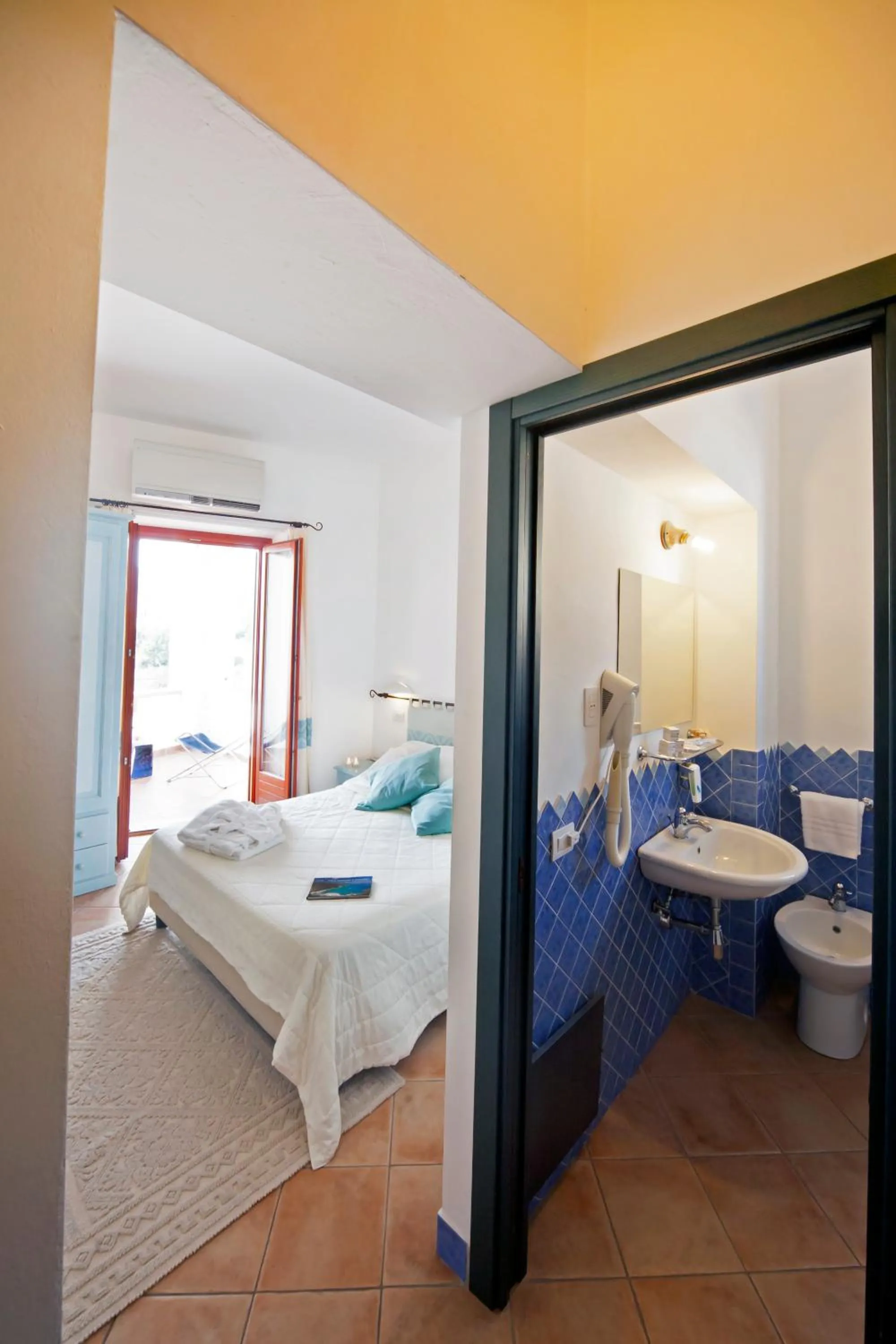 Bed in BUE MARINO Hotel & Rooftop Bar