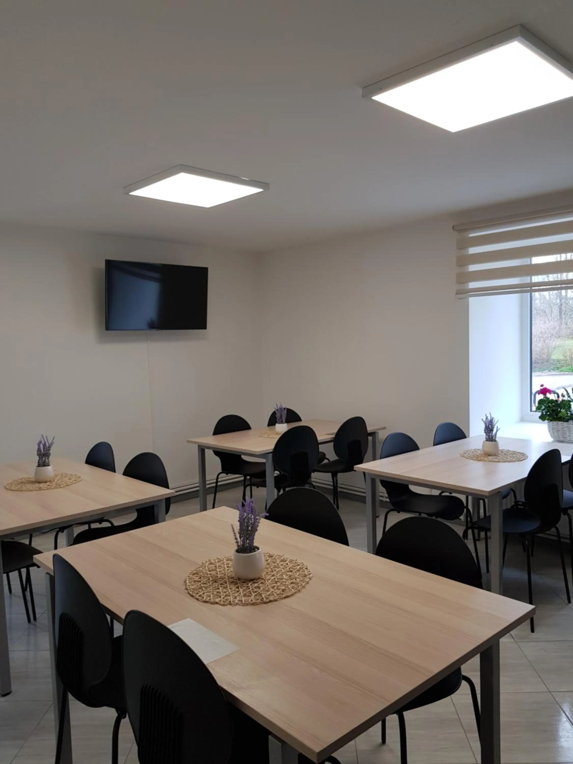 Restaurant/places to eat in Viesu māja Vālodzes