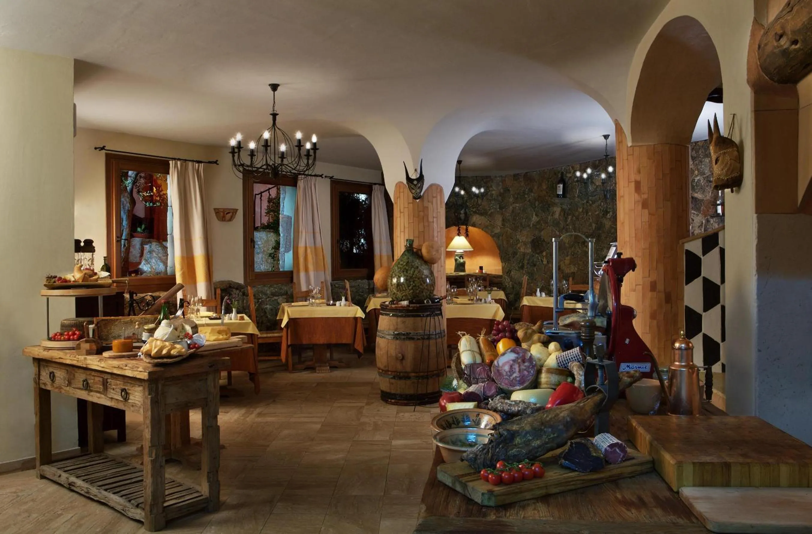 Restaurant/places to eat in Hotel Arathena