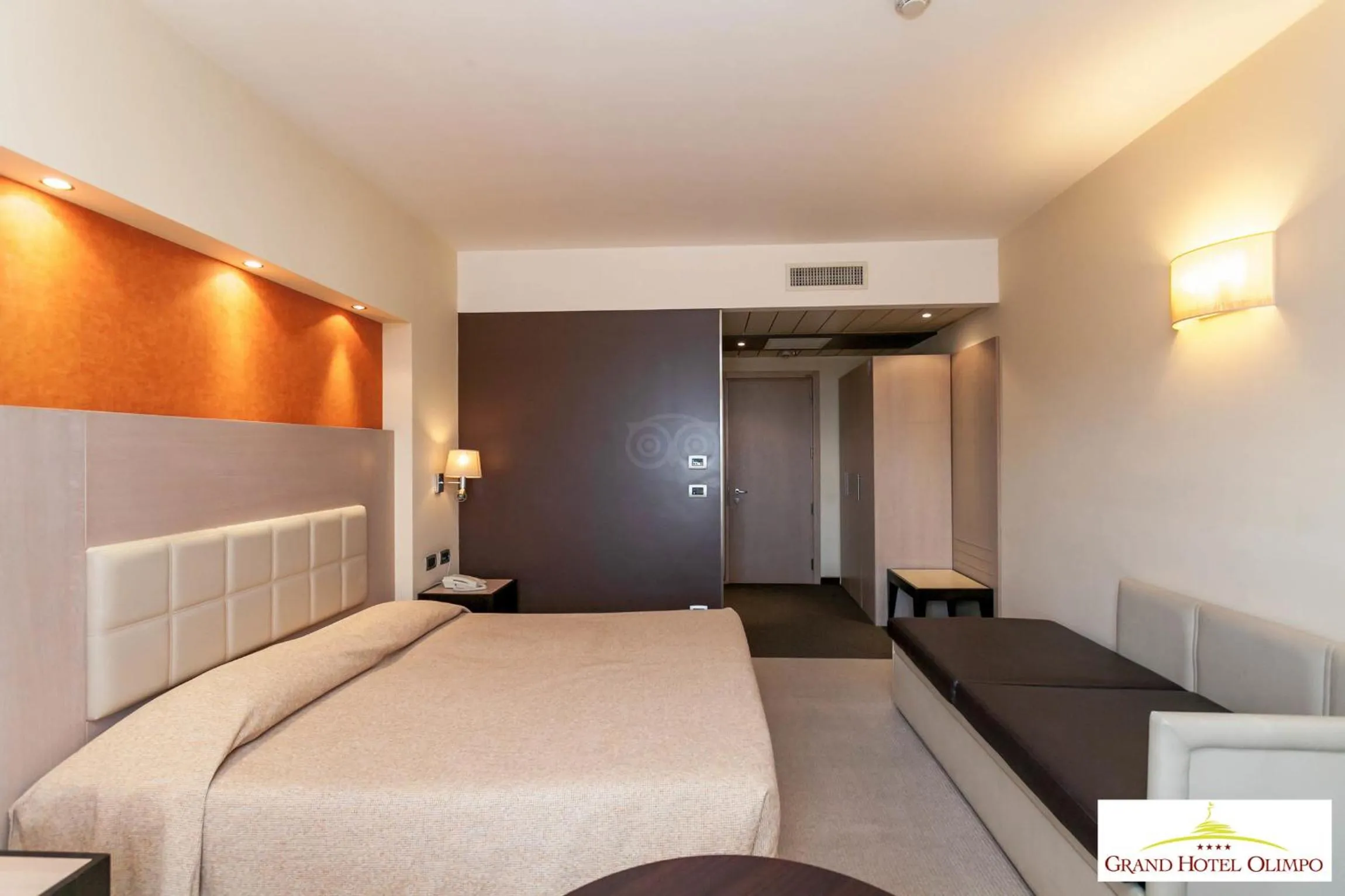 Bedroom, Bed in Grand Hotel Olimpo