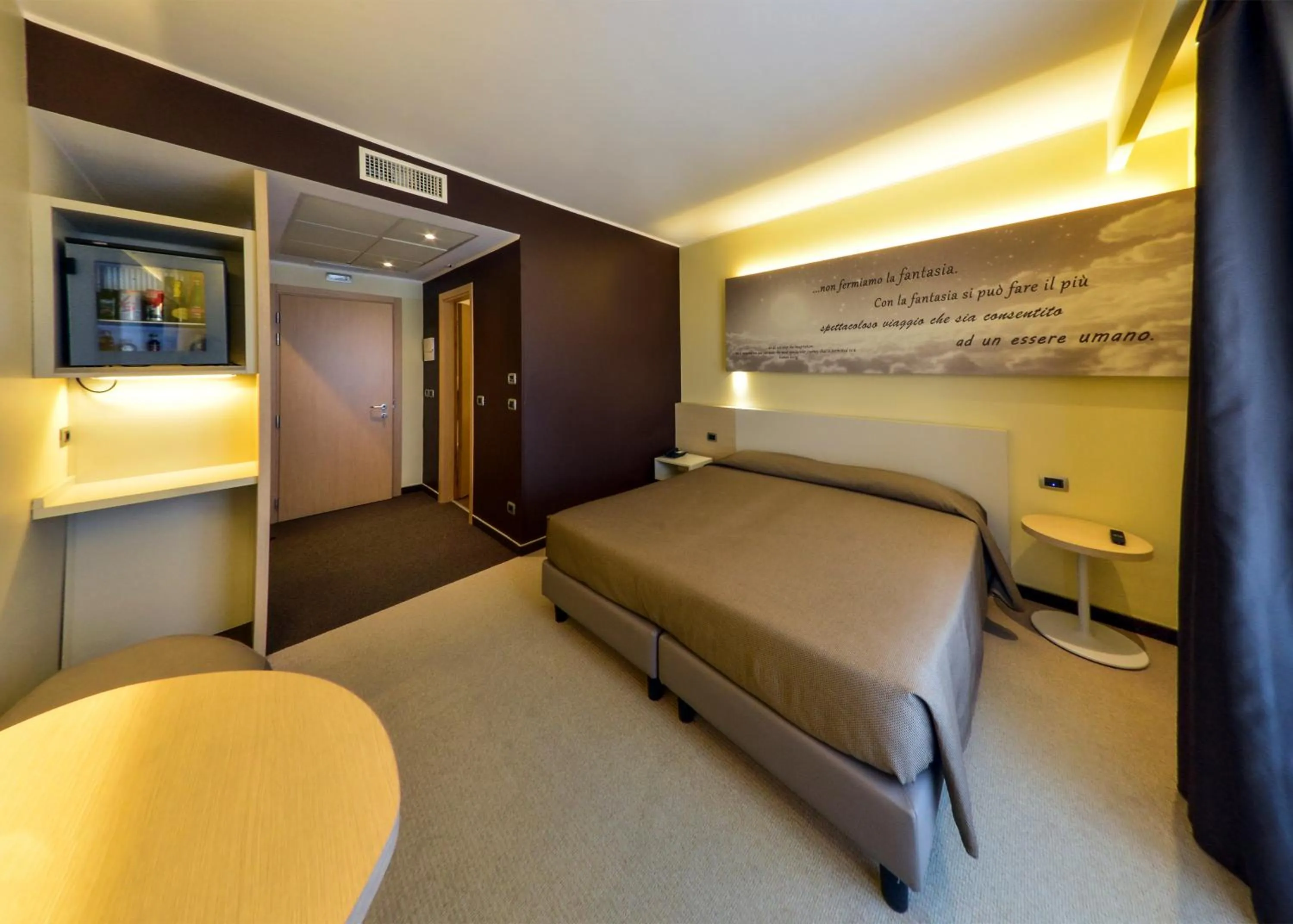 Photo of the whole room, Bed in Grand Hotel Olimpo