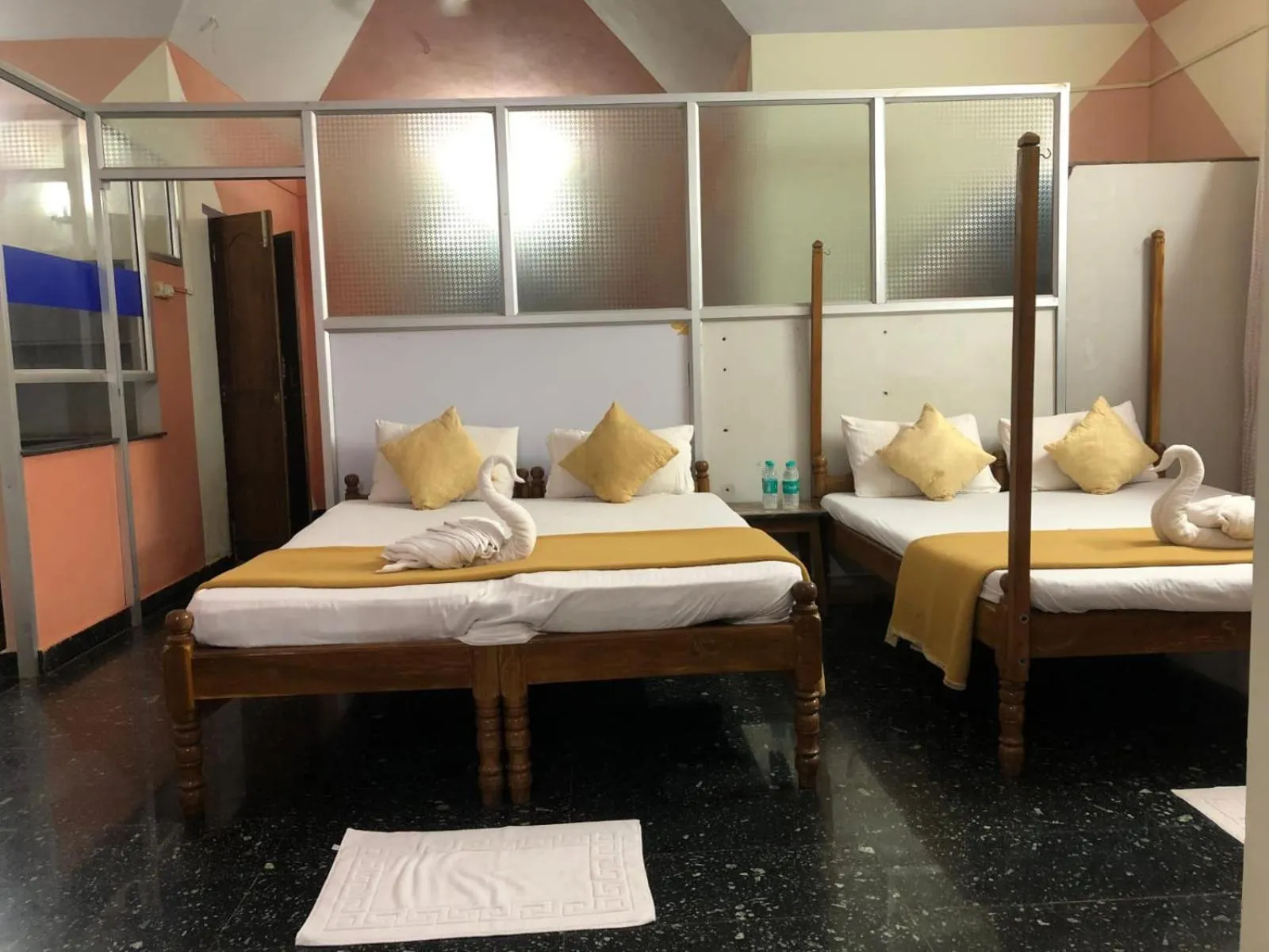 Bed in Nature Inn Cottages