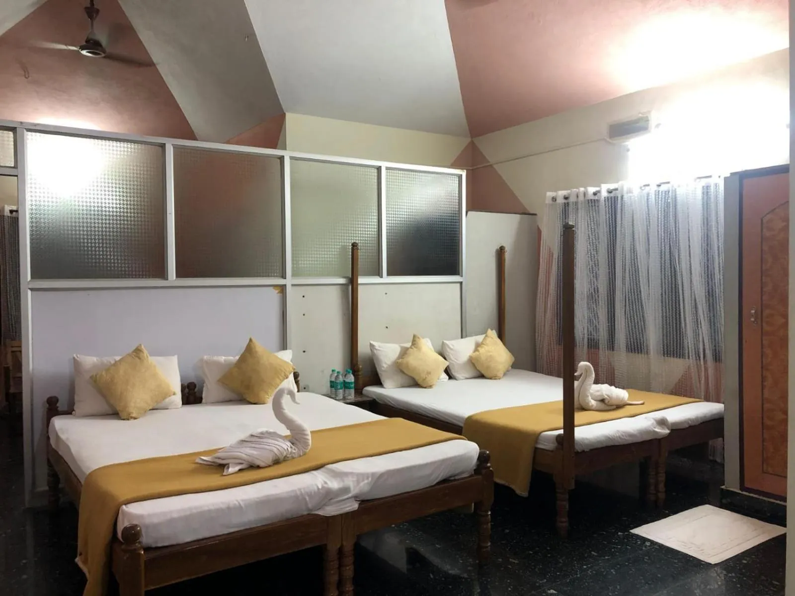 Bed in Nature Inn Cottages