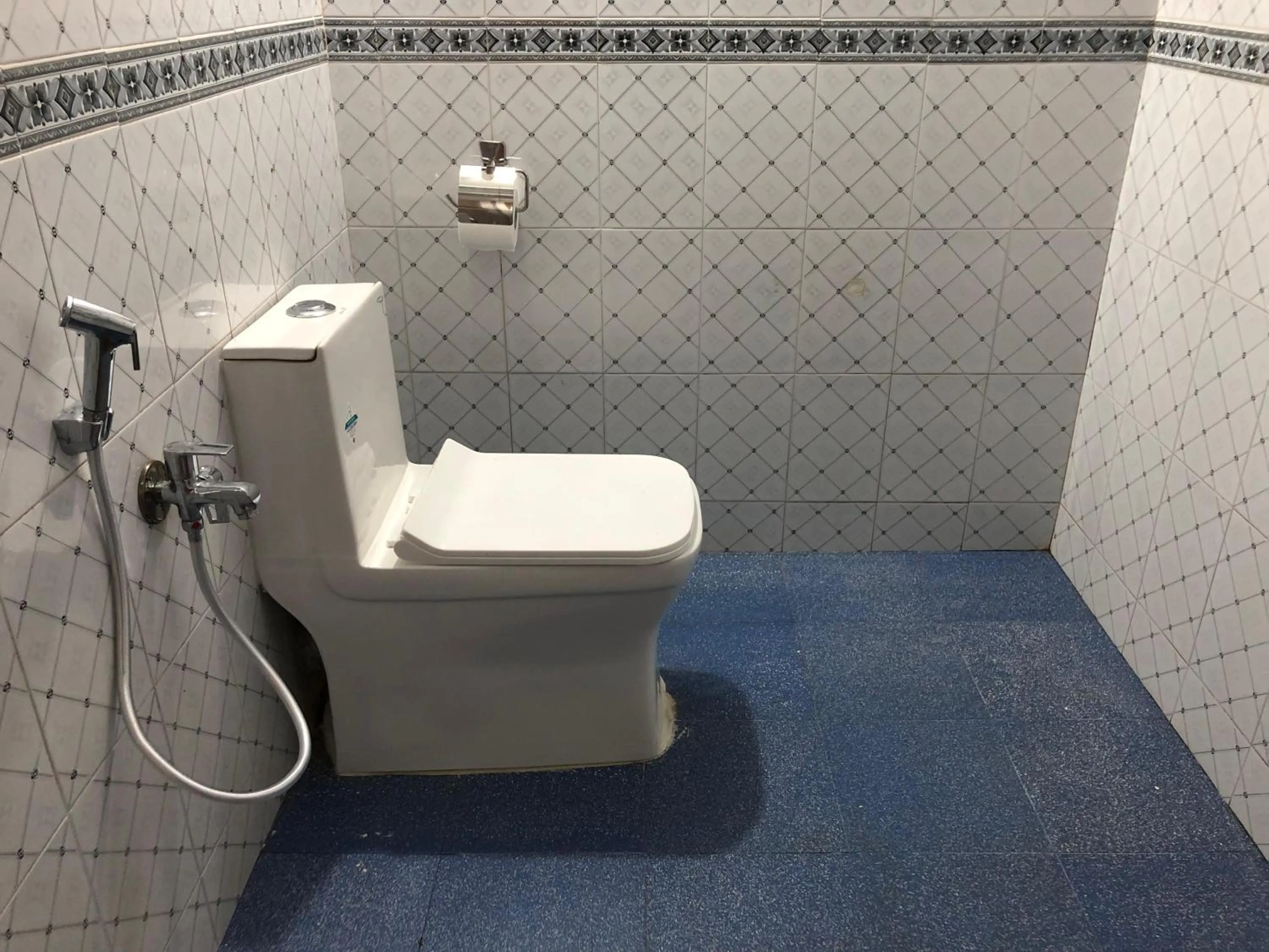 Toilet in Nature Inn Cottages