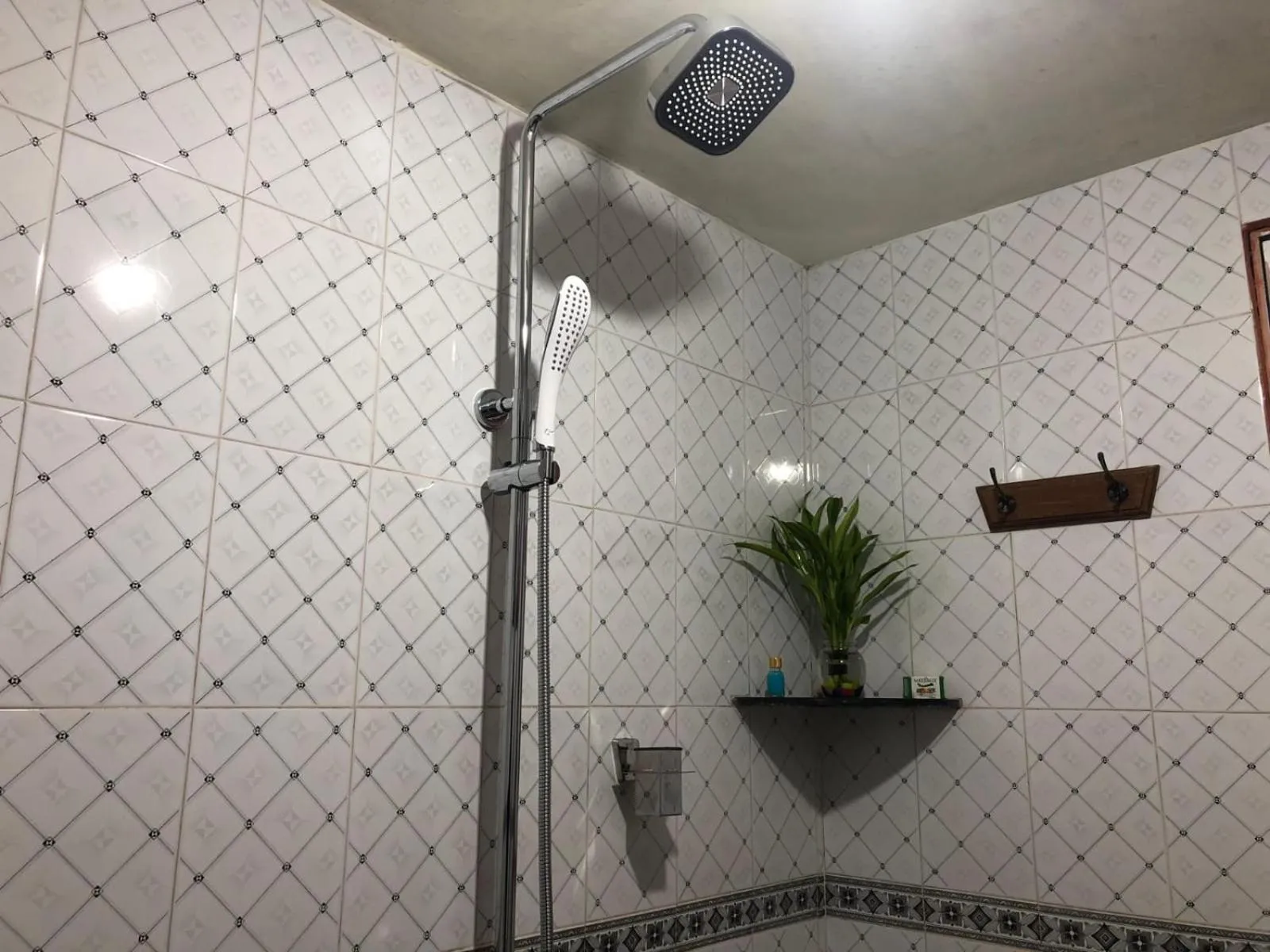 Shower in Nature Inn Cottages