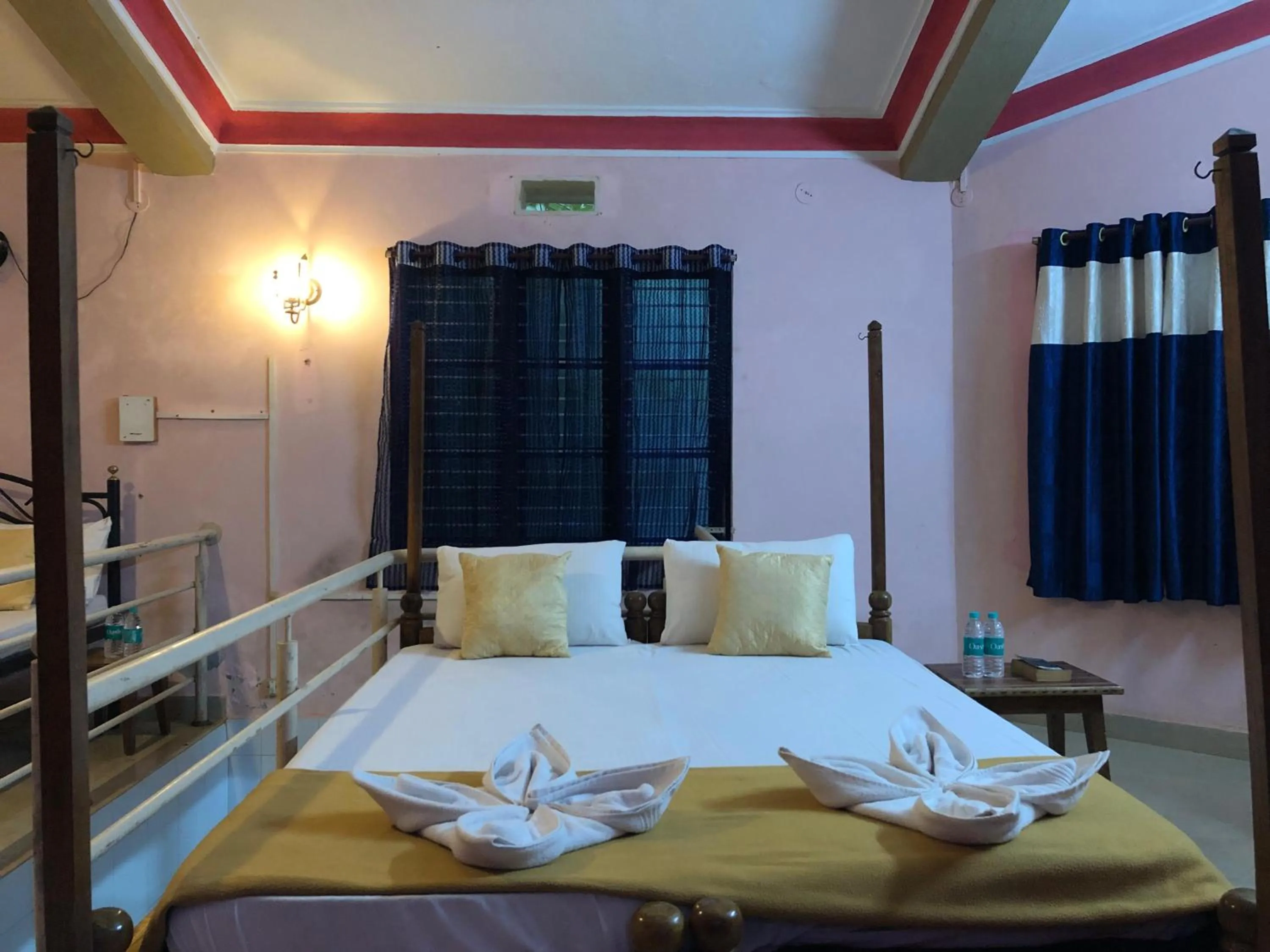 Bed in Nature Inn Cottages