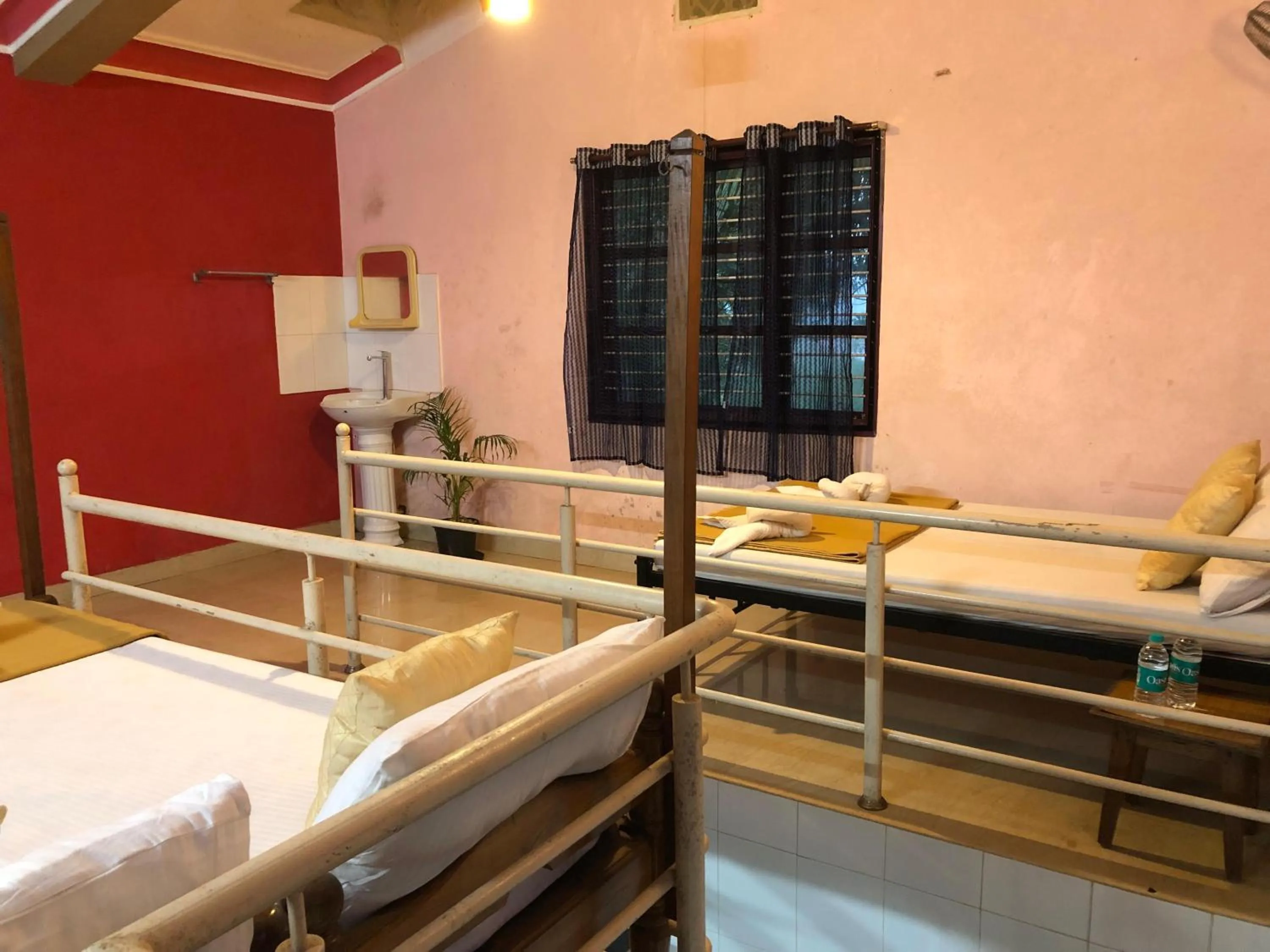 Bed in Nature Inn Cottages