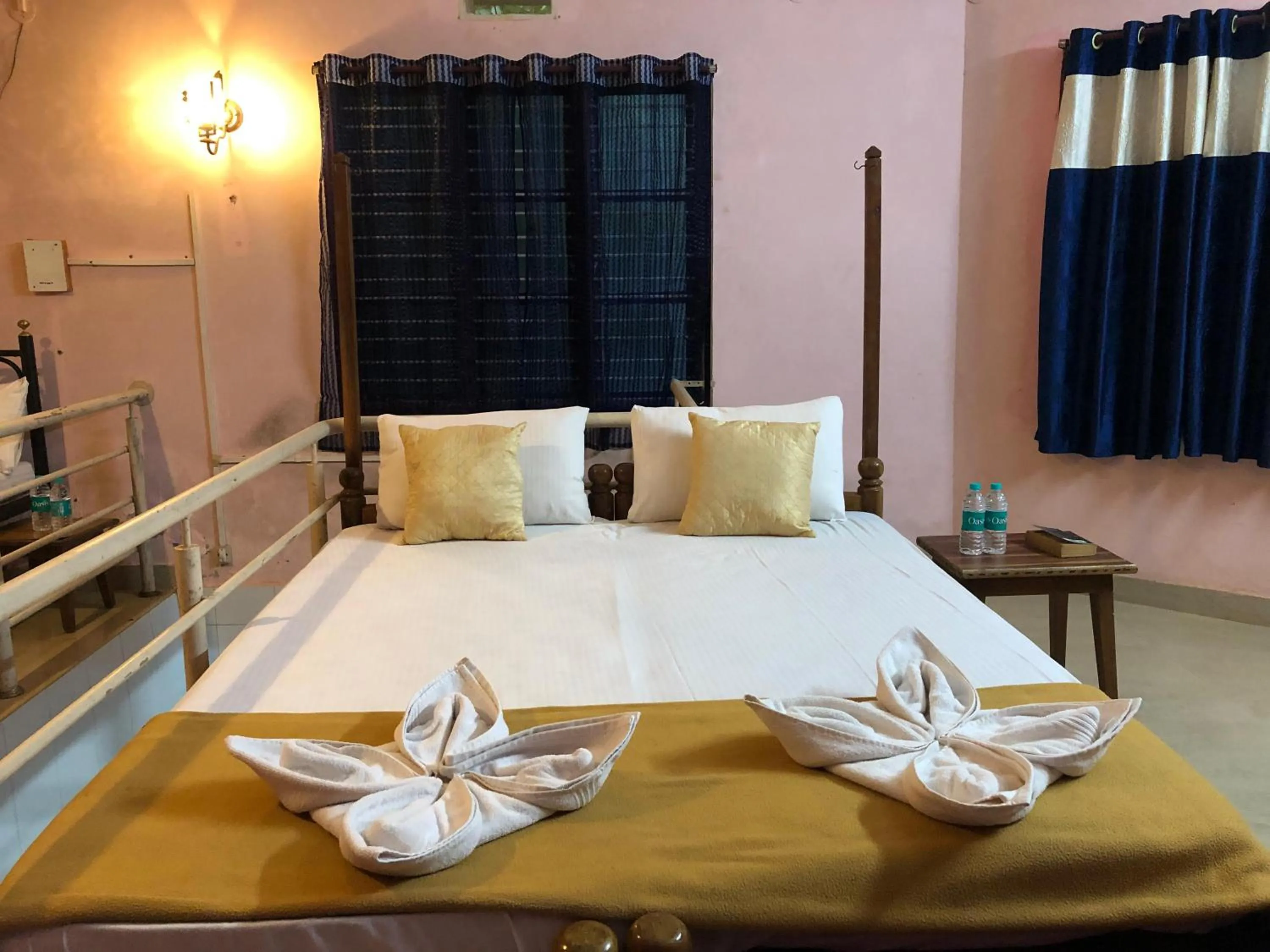 Bed in Nature Inn Cottages