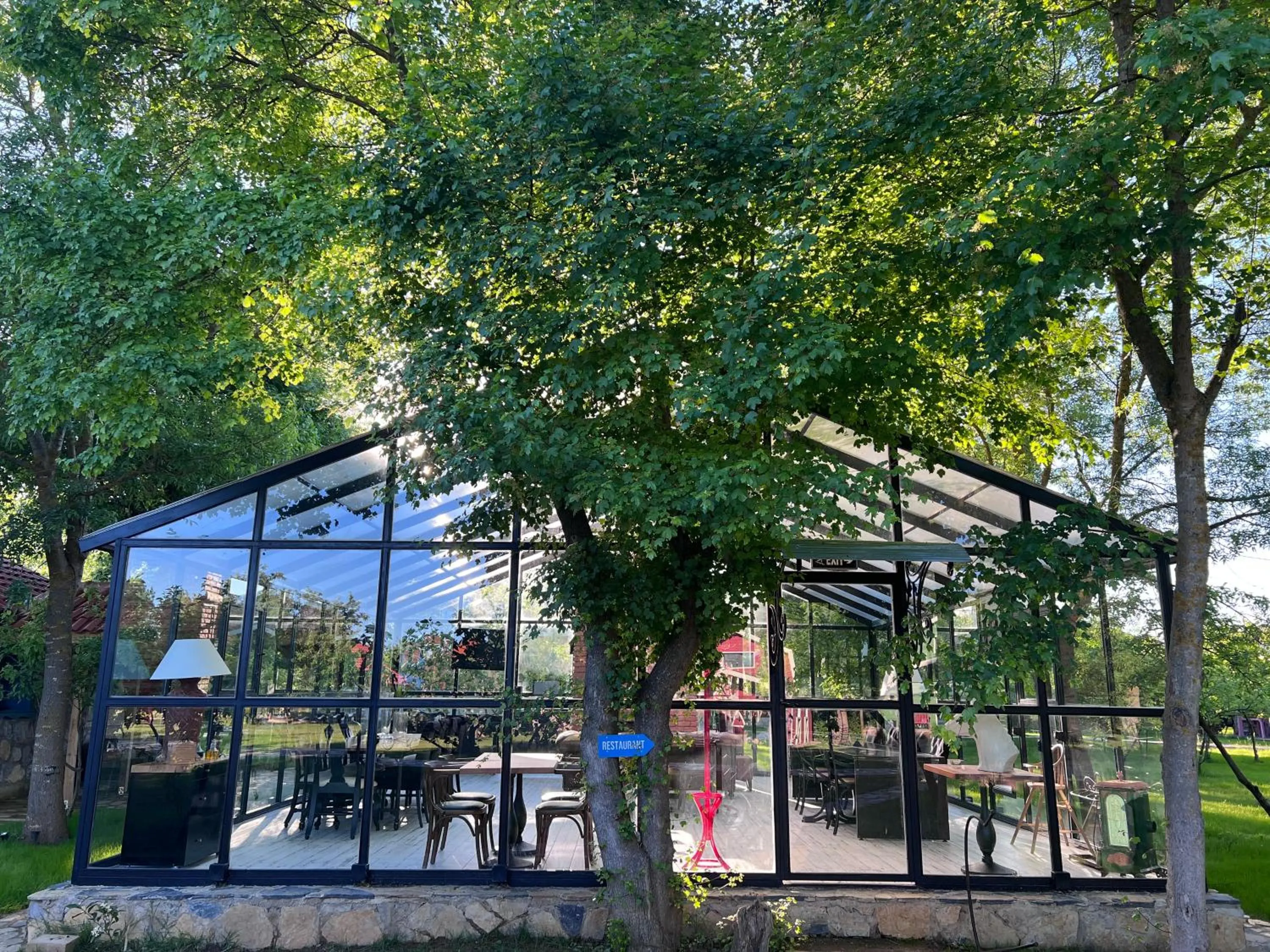 Dining area in Dachas Cove Hotel