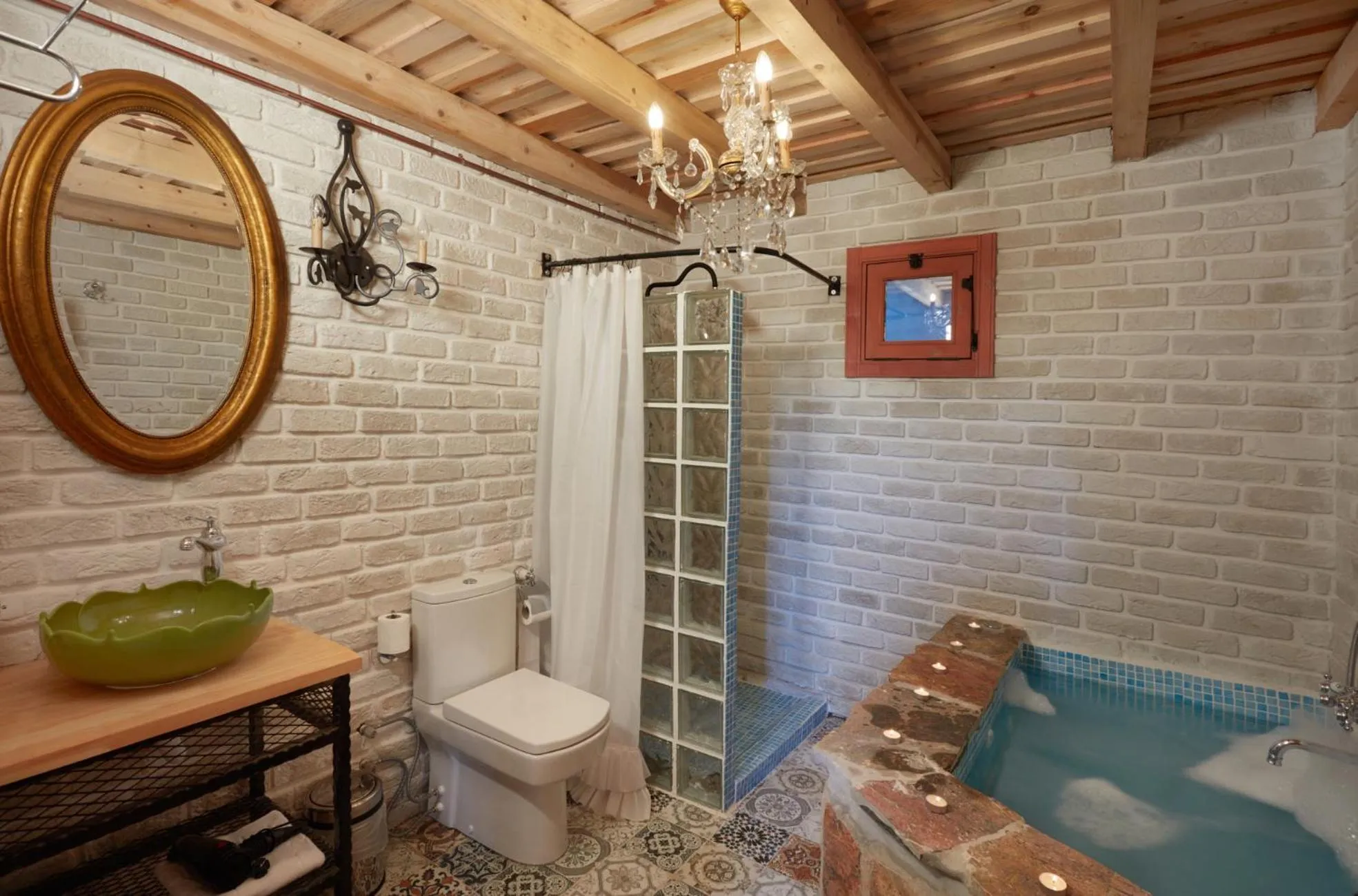 Bathroom in Dachas Cove Hotel