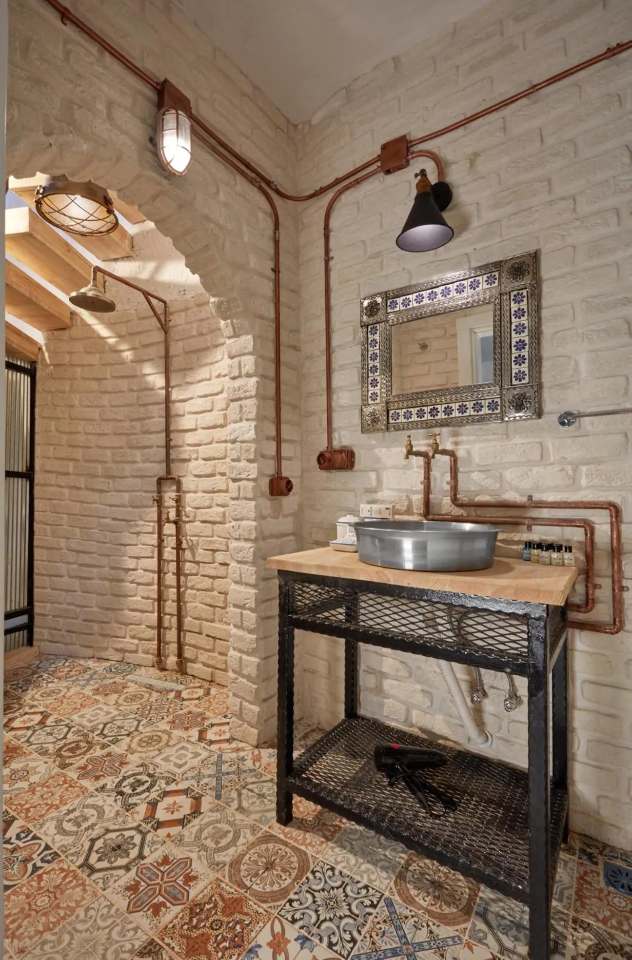Bathroom in Dachas Cove Hotel