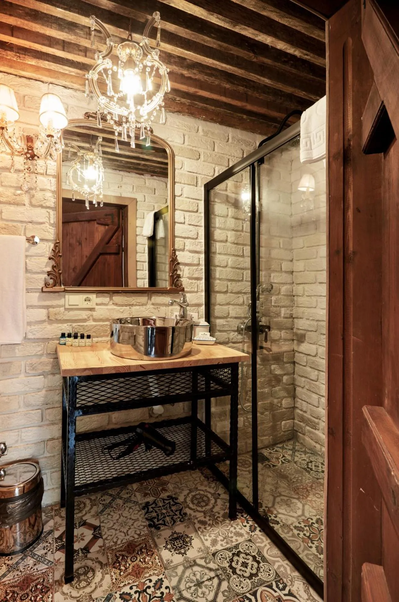 Bathroom in Dachas Cove Hotel
