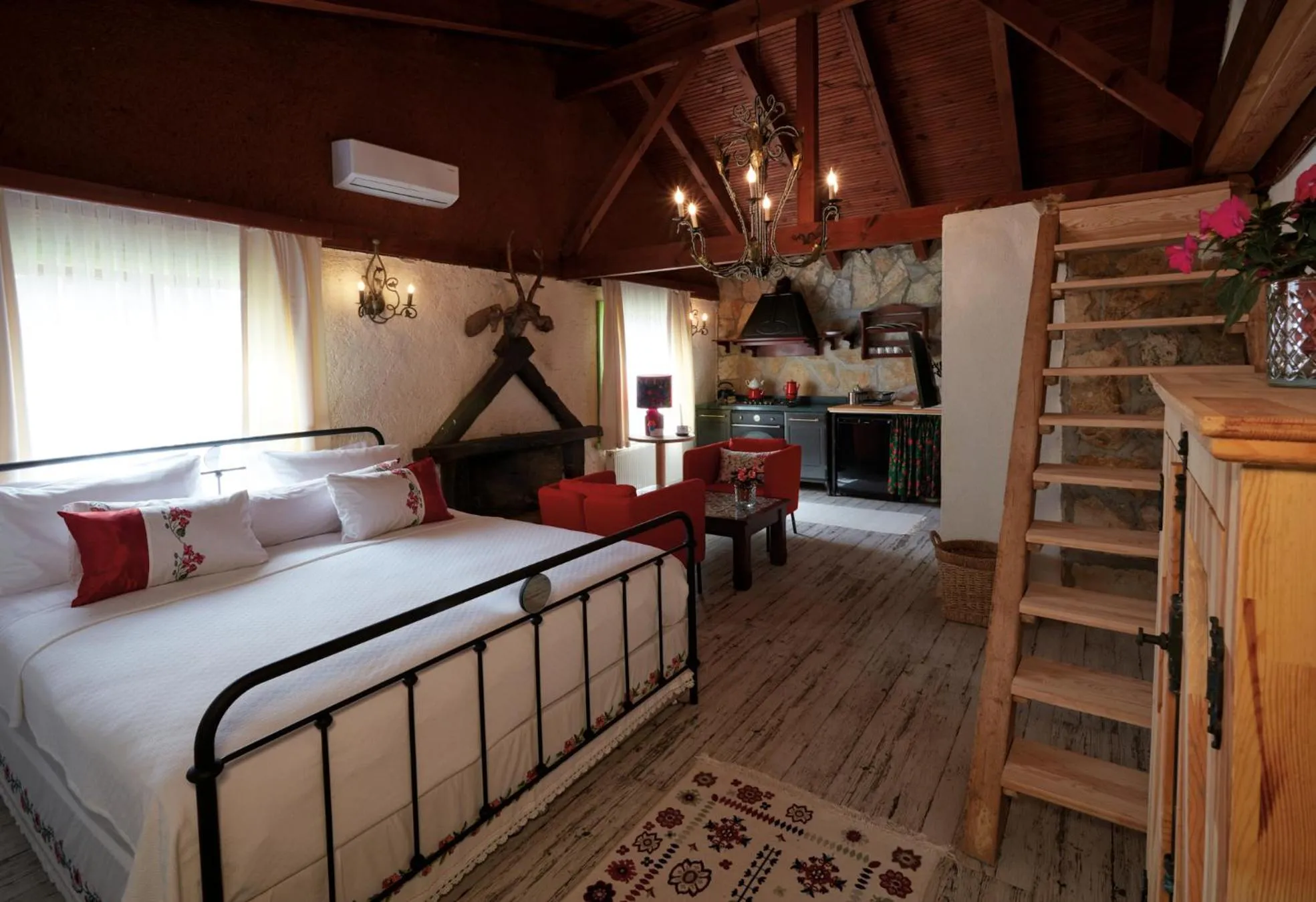 Bed in Dachas Cove Hotel
