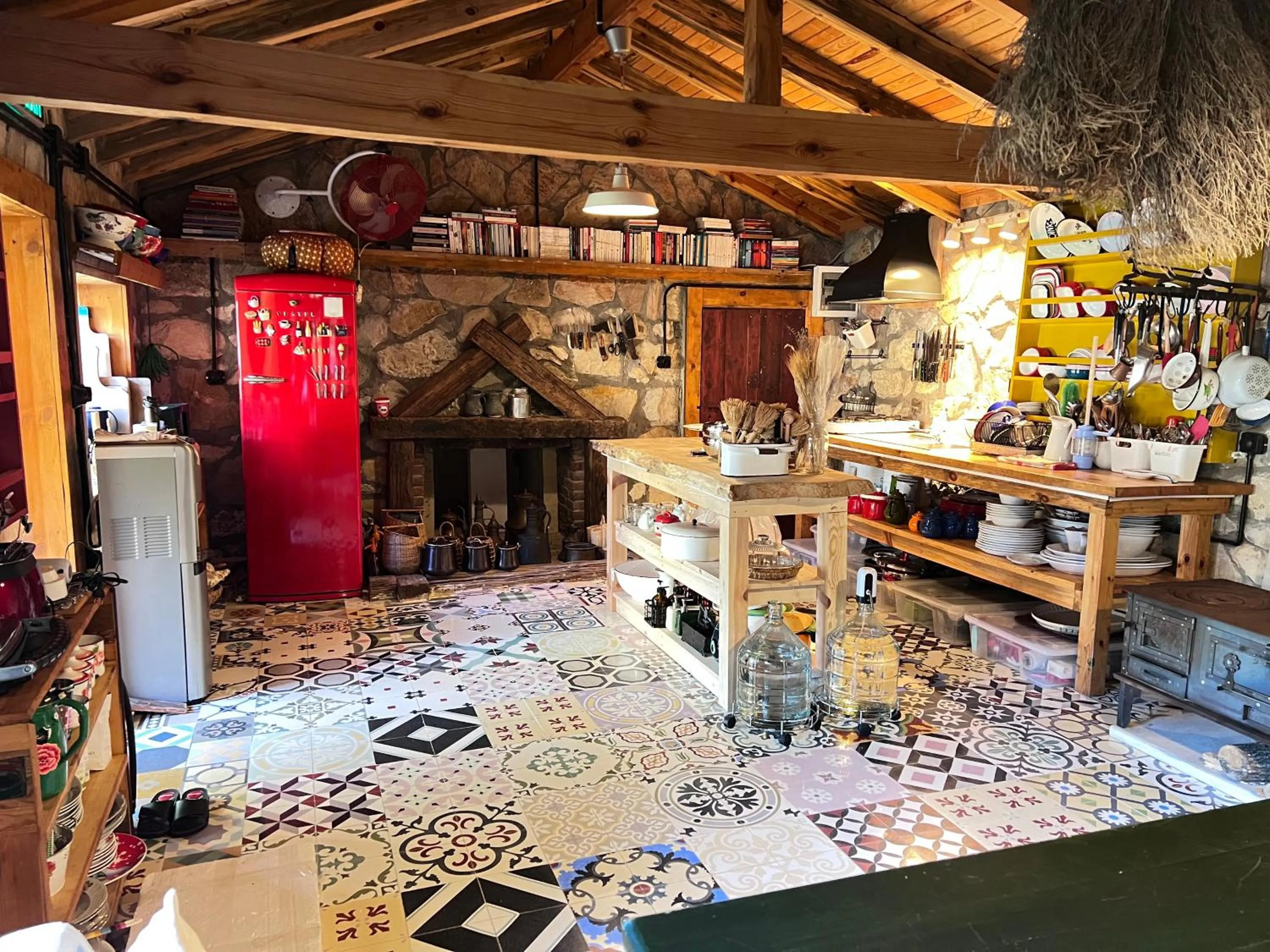 Lounge or bar in Dachas Cove Hotel